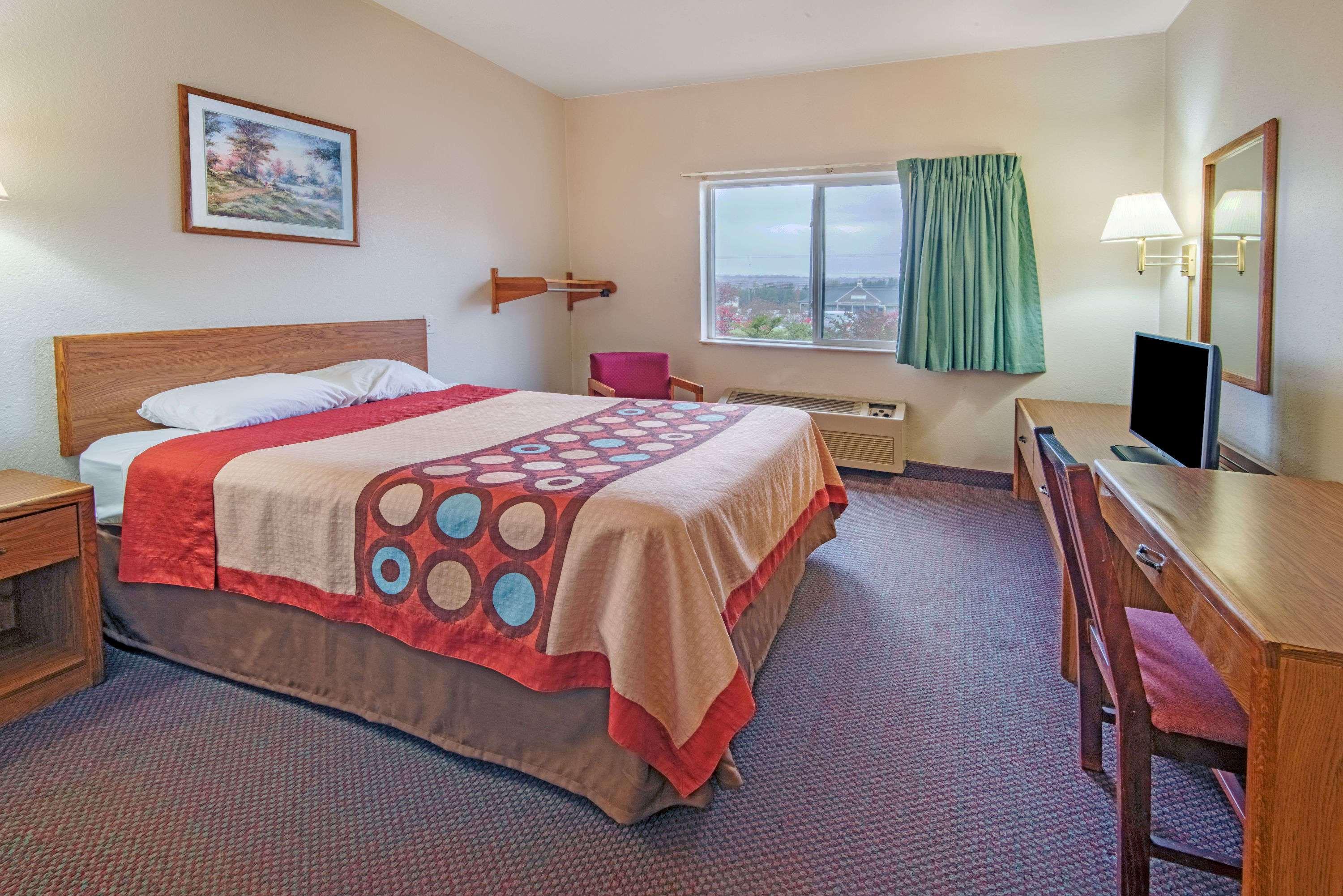 Super 8 by Wyndham Richfield Area — photo 3