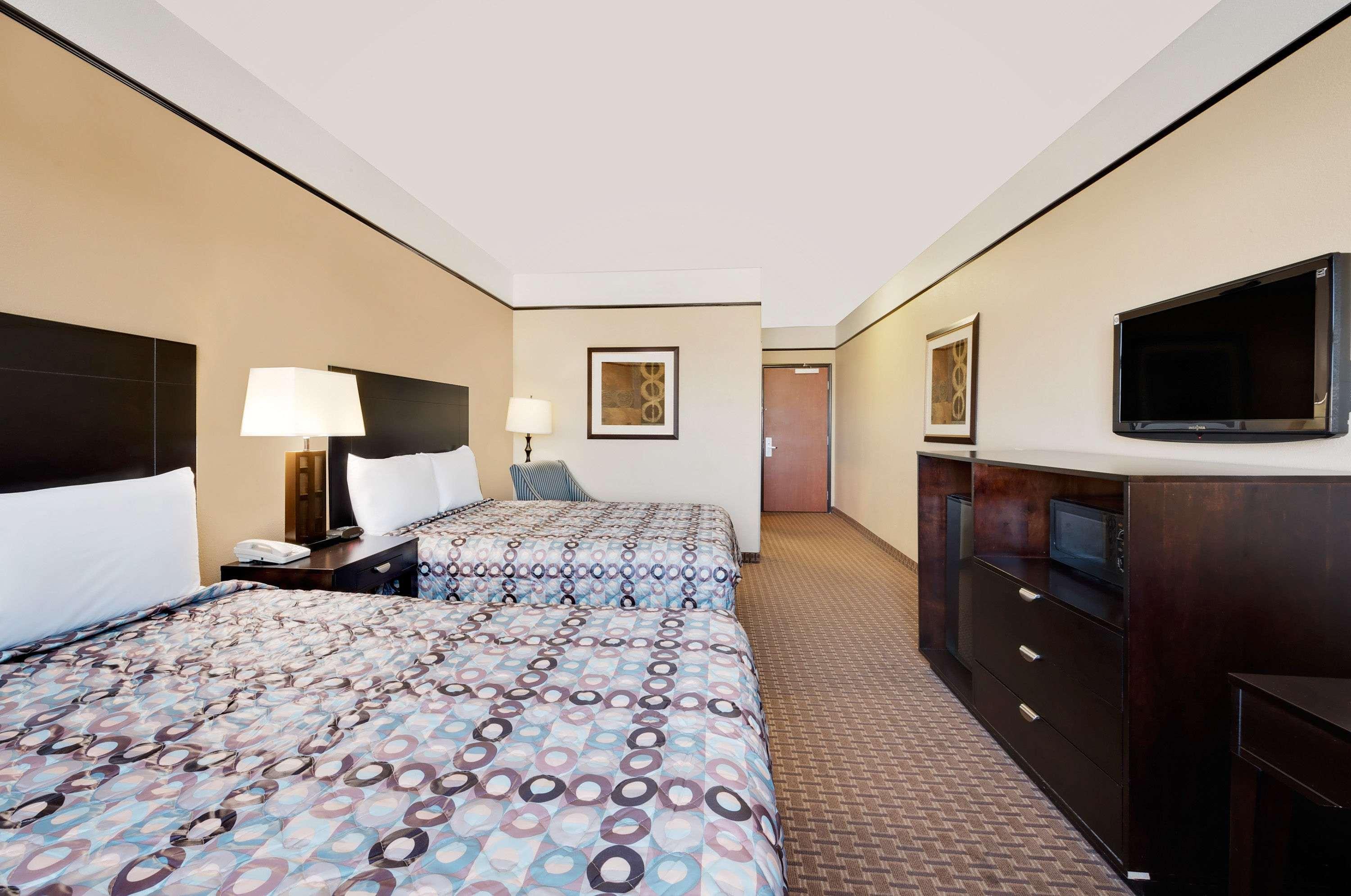 Super 8 by Wyndham Odessa TX — photo 5