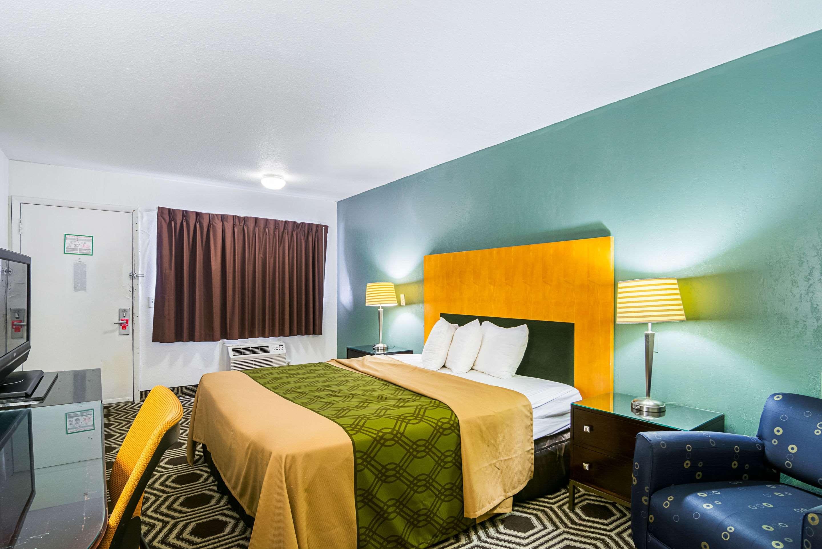 Econo Lodge — photo 4