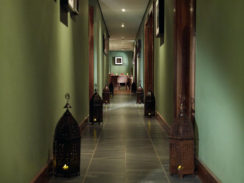 Macdonald Old England Hotel & Spa — photo 4