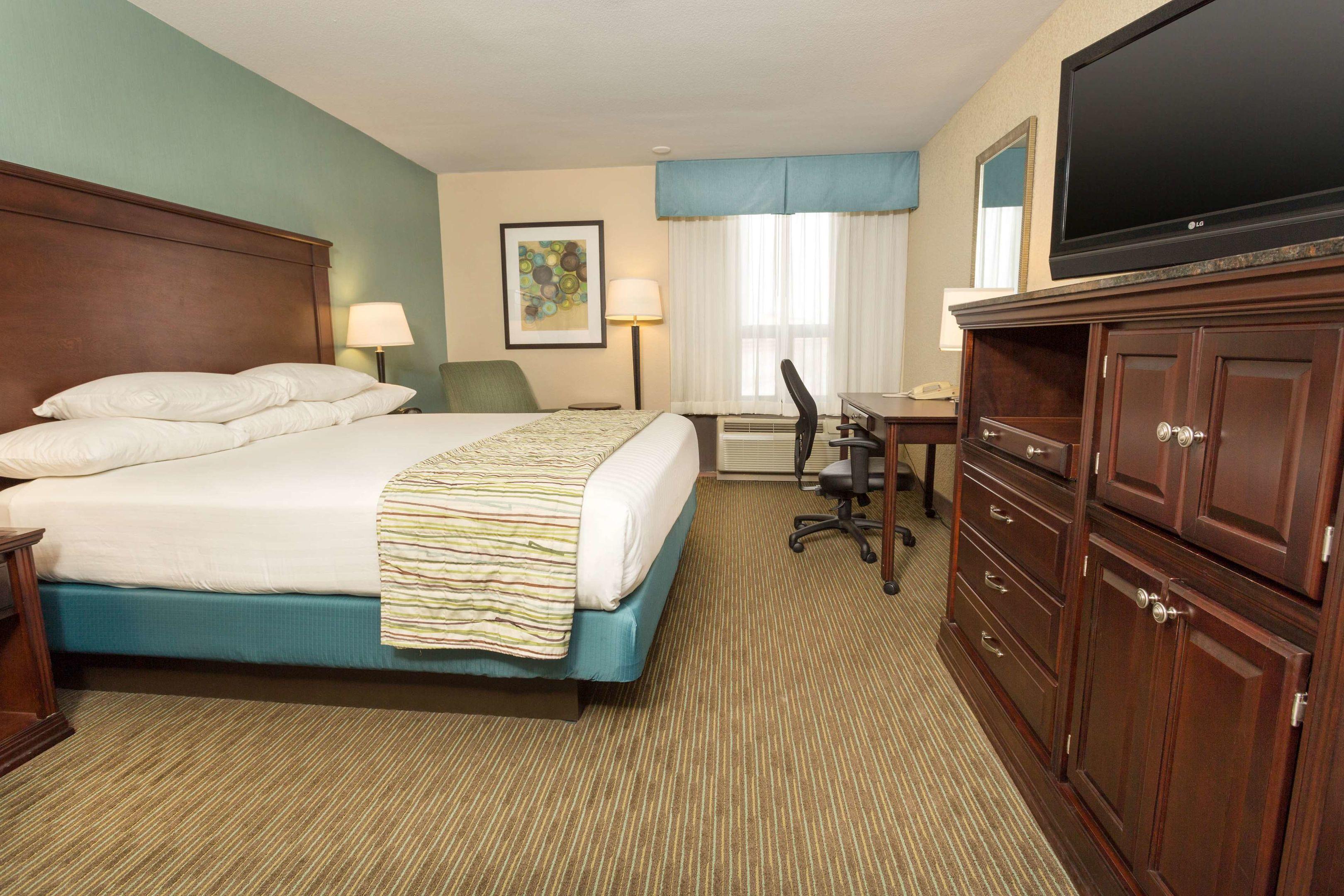 Drury Inn & Suites Detroit Troy — photo 4