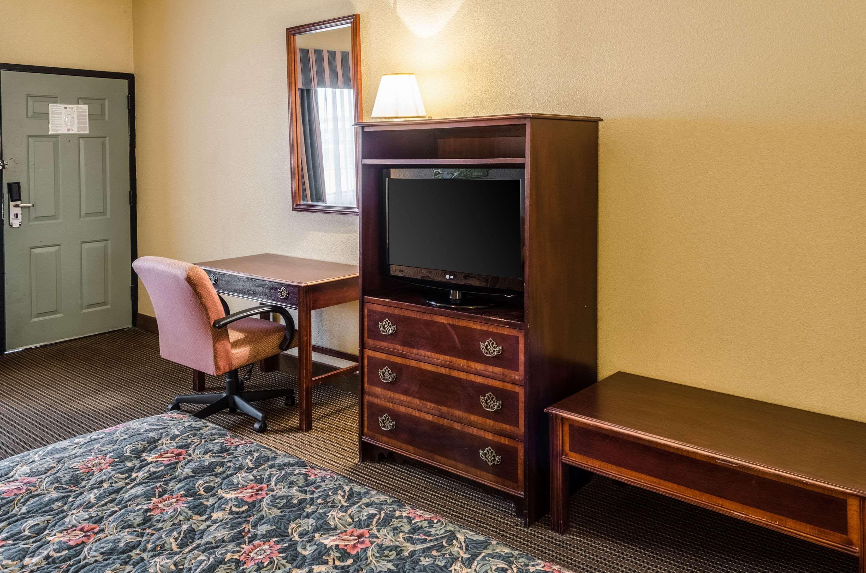Rodeway Inn — photo 5