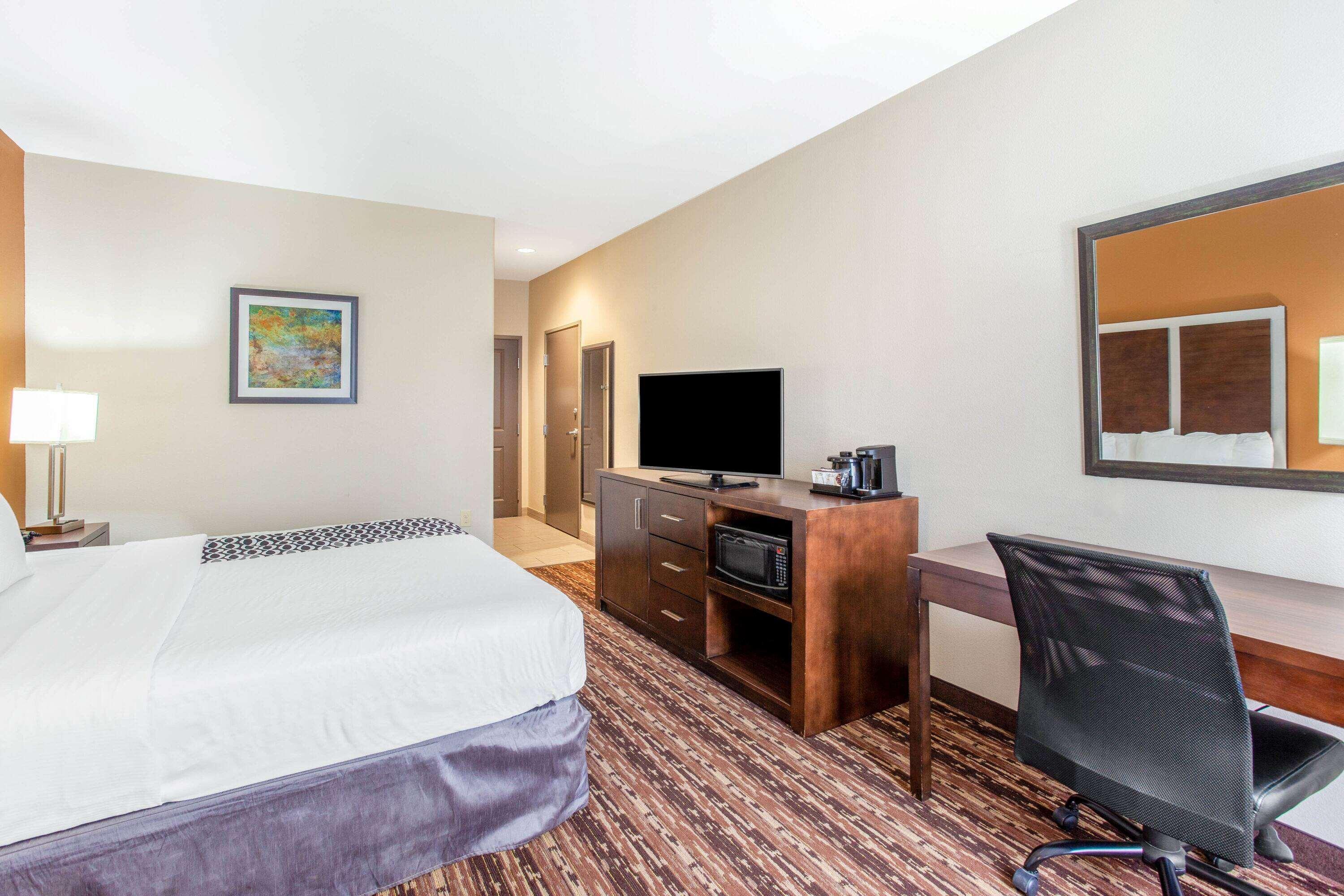La Quinta Inn & Suites Gonzales — photo 5