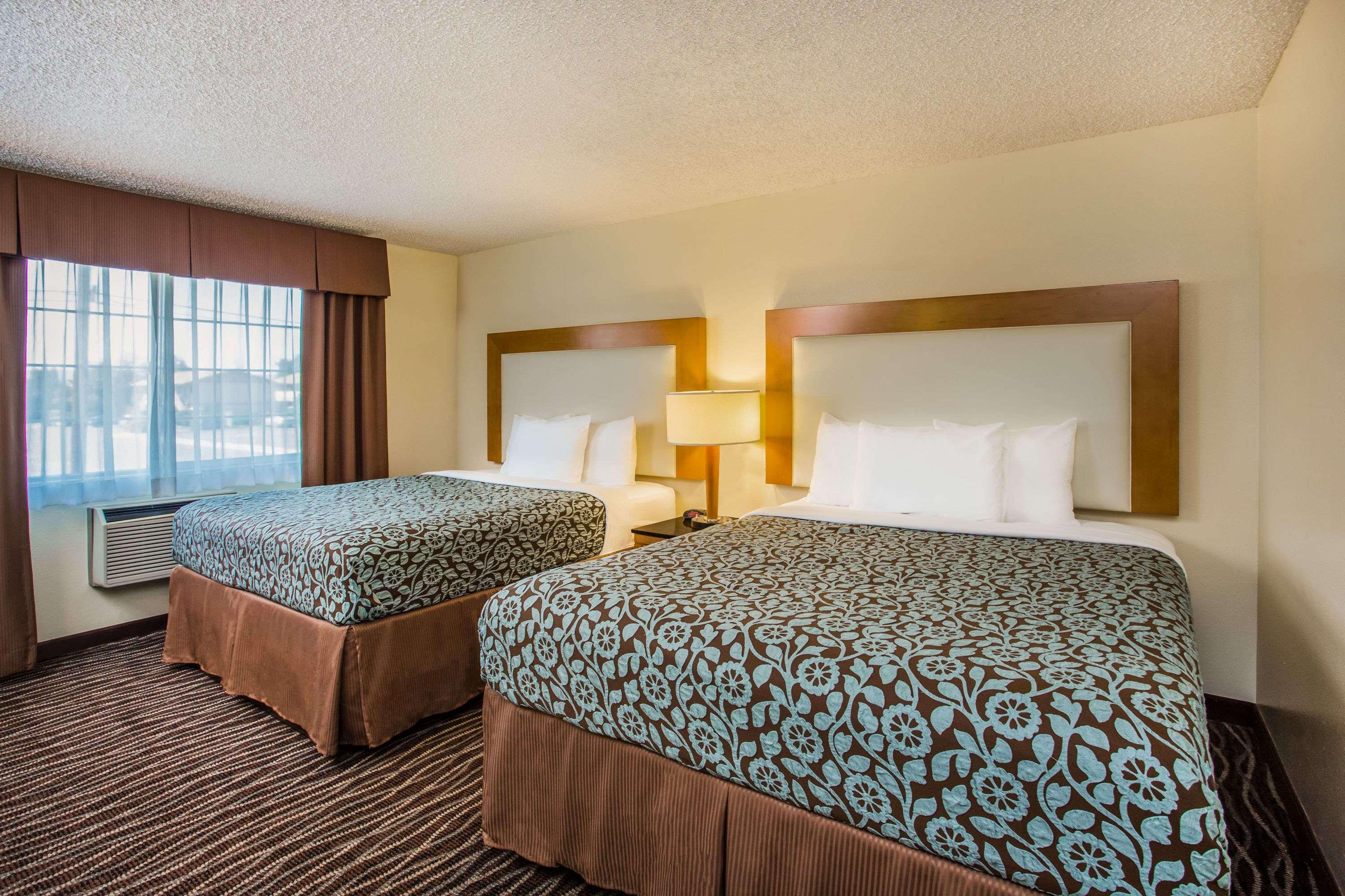 Days Inn by Wyndham Yakima — photo 5
