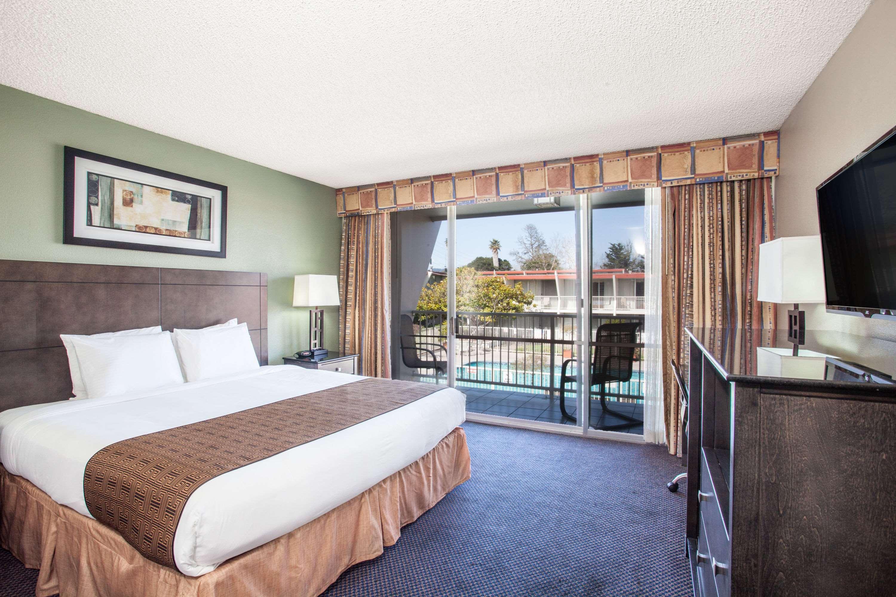 Monterey Bay Travelodge — photo 4
