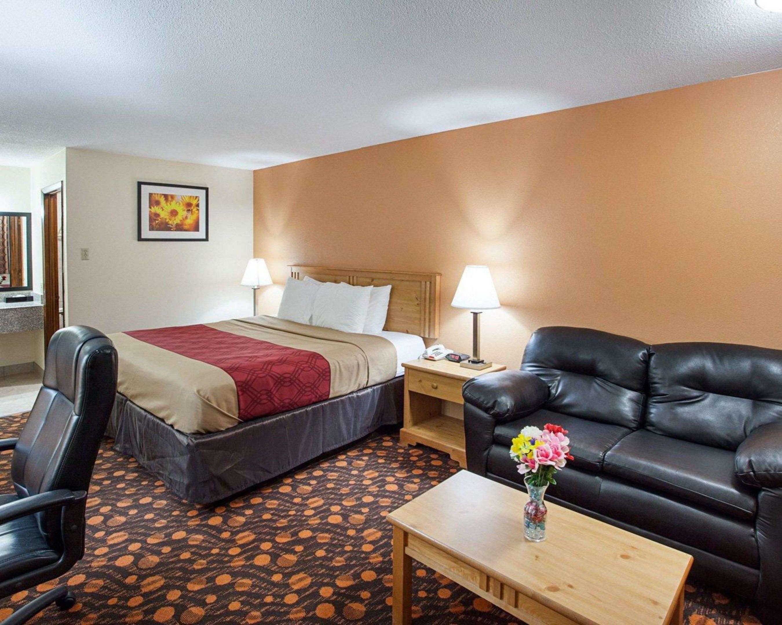 Econo Lodge Phillipsburg — photo 4