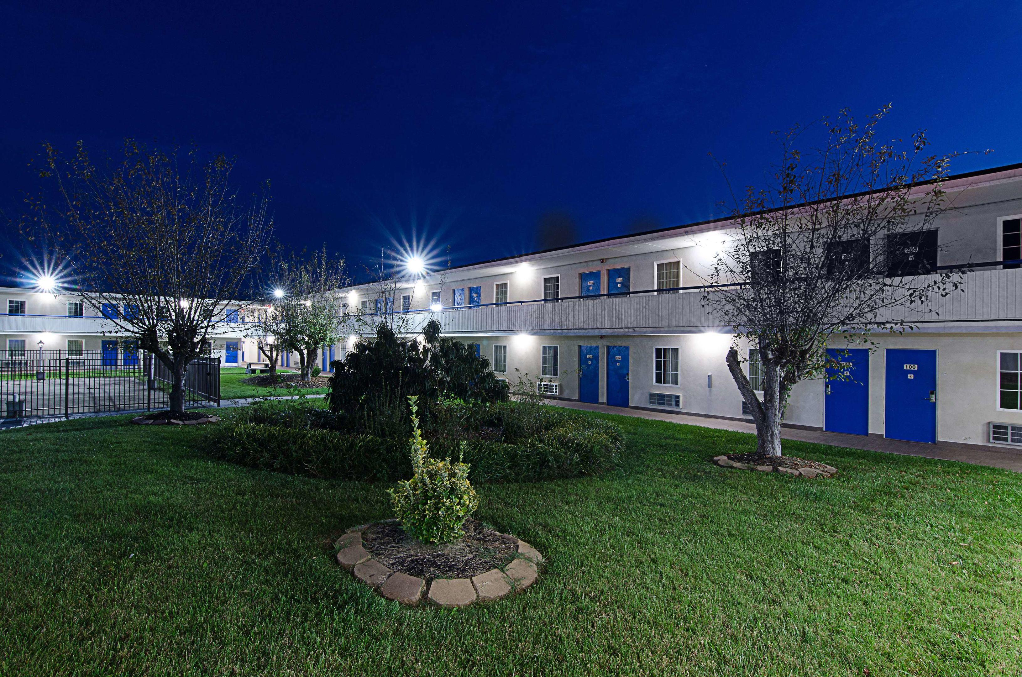 Motel 6 — photo 4