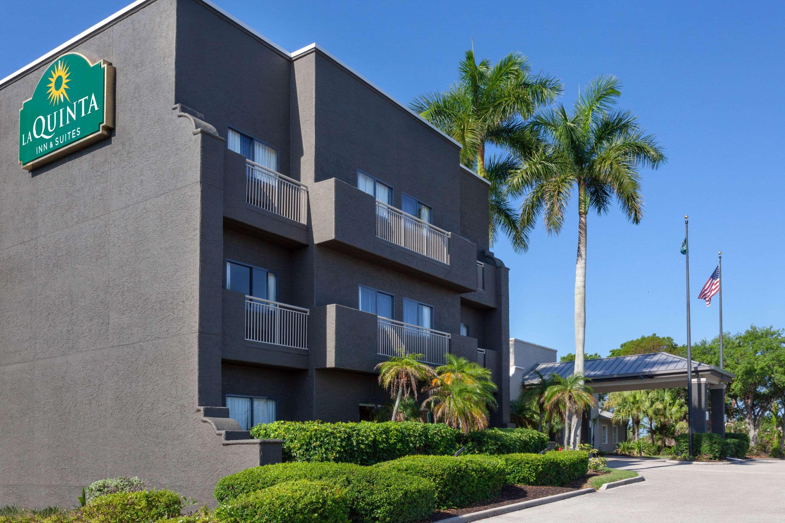 La Quinta Inn & Suites Ft. Myers - Sanibel Gateway — photo 4
