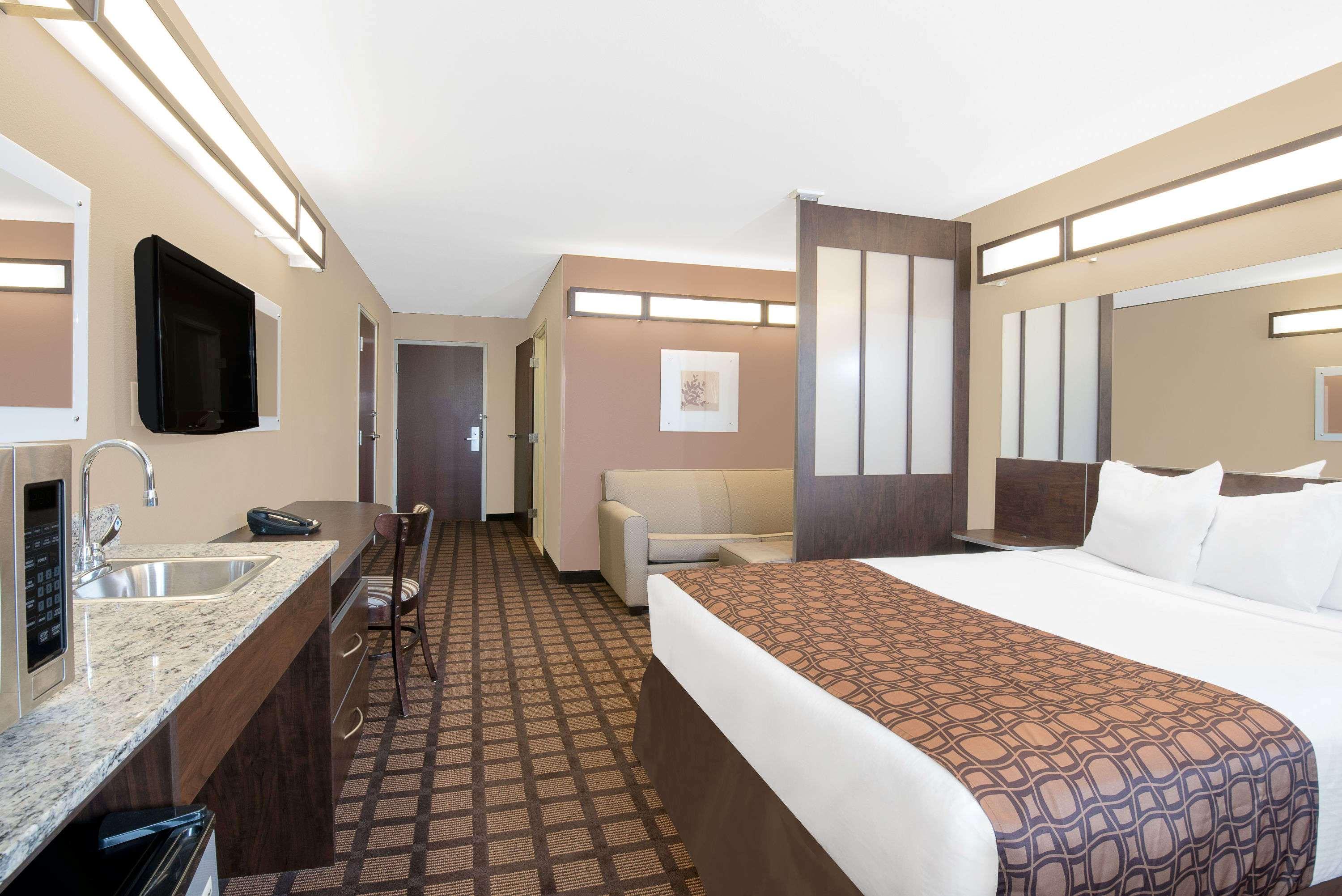 Microtel Inn & Suites by Wyndham Sidney — photo 5