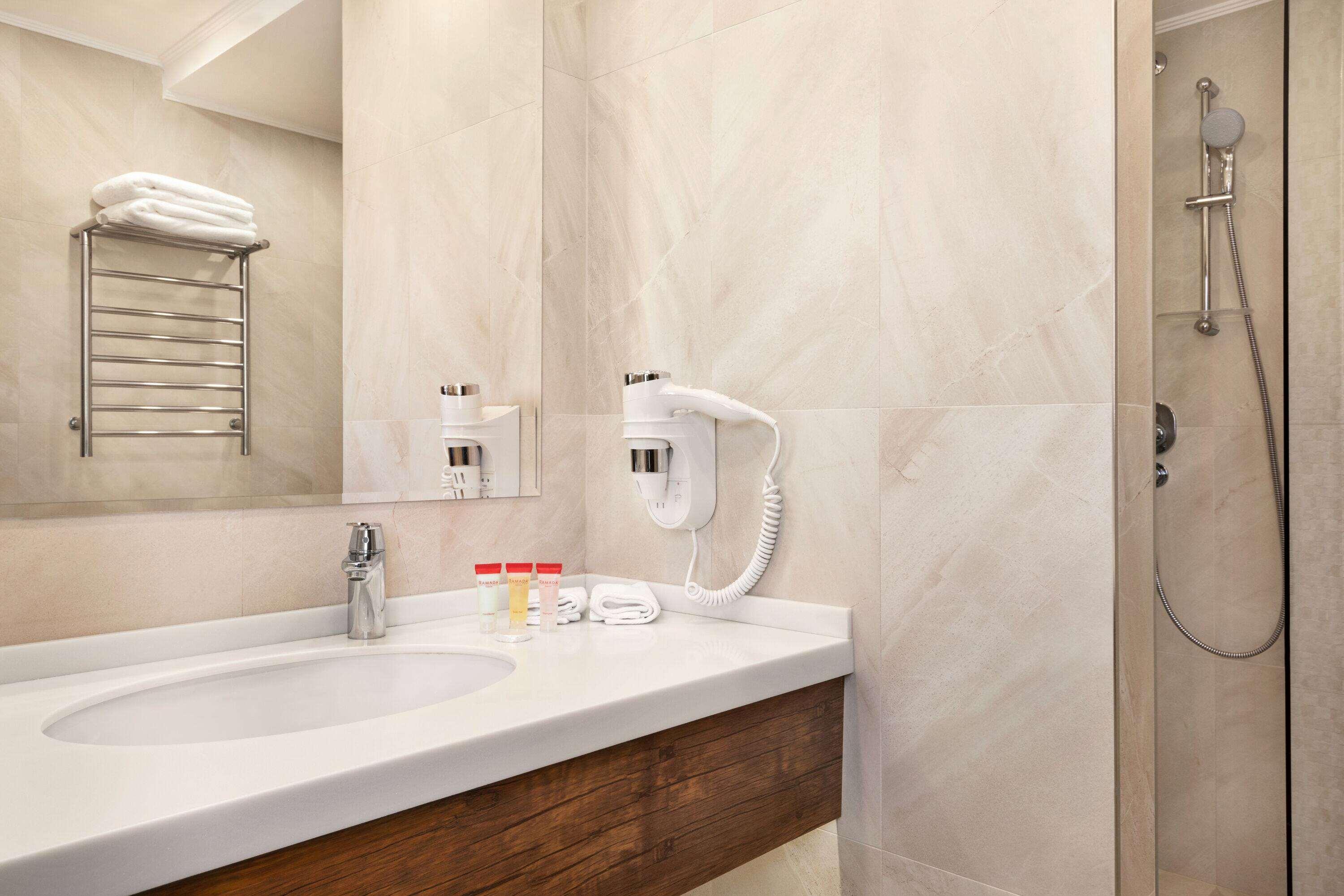 Ramada Hotel & Suites By Wyndham Yerevan — photo 4