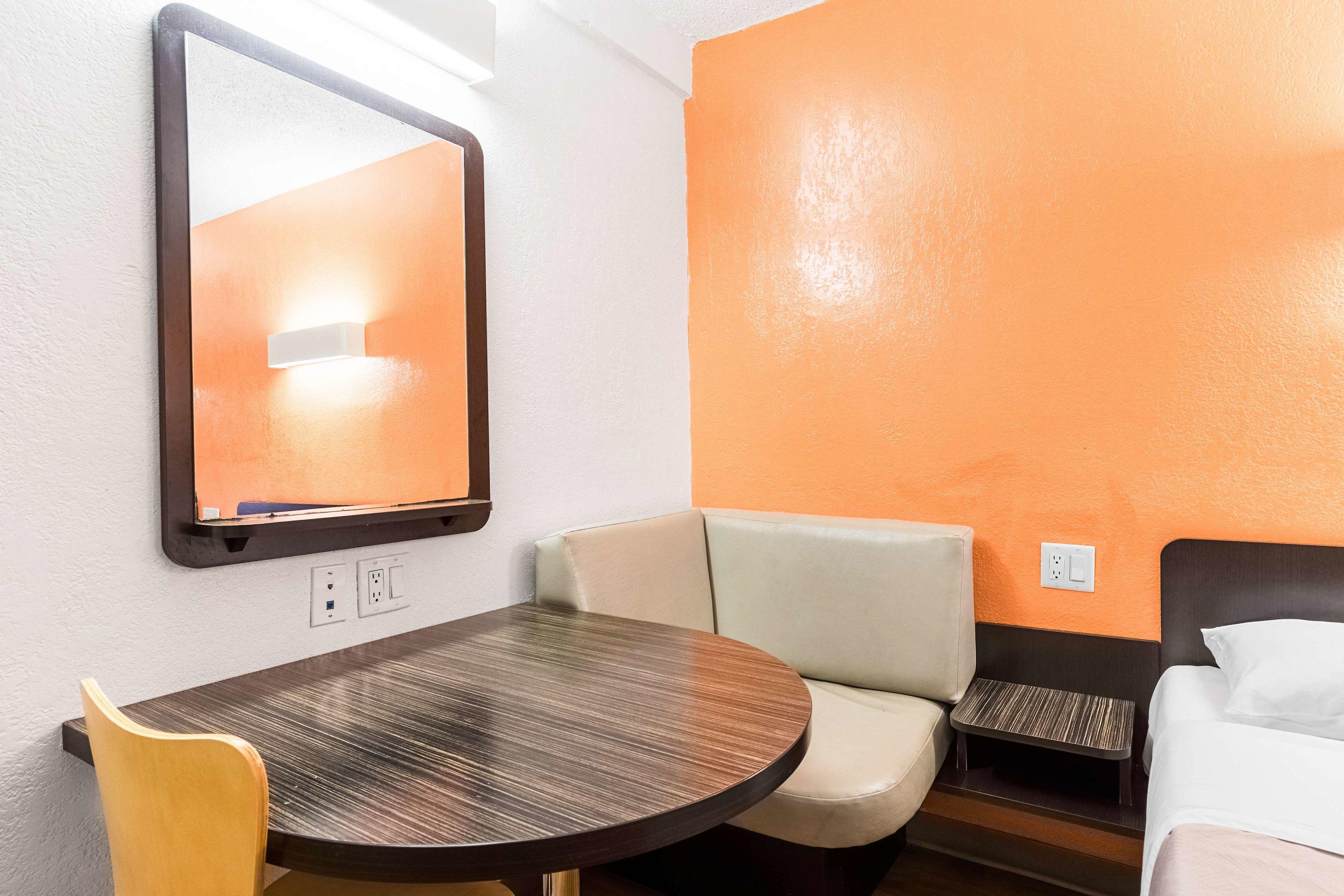 Motel 6 — photo 5