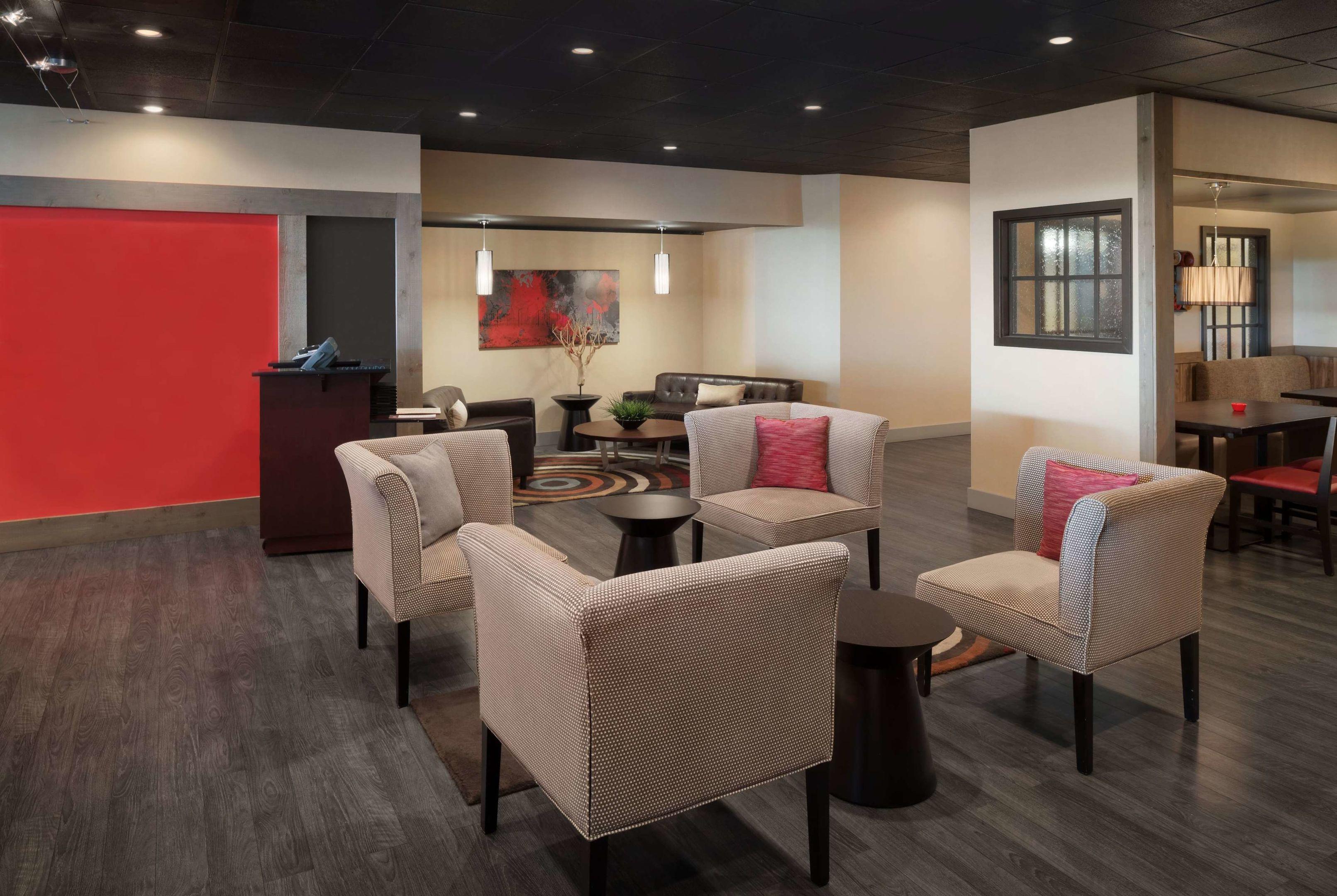 Ramada by Wyndham Uniontown — photo 3