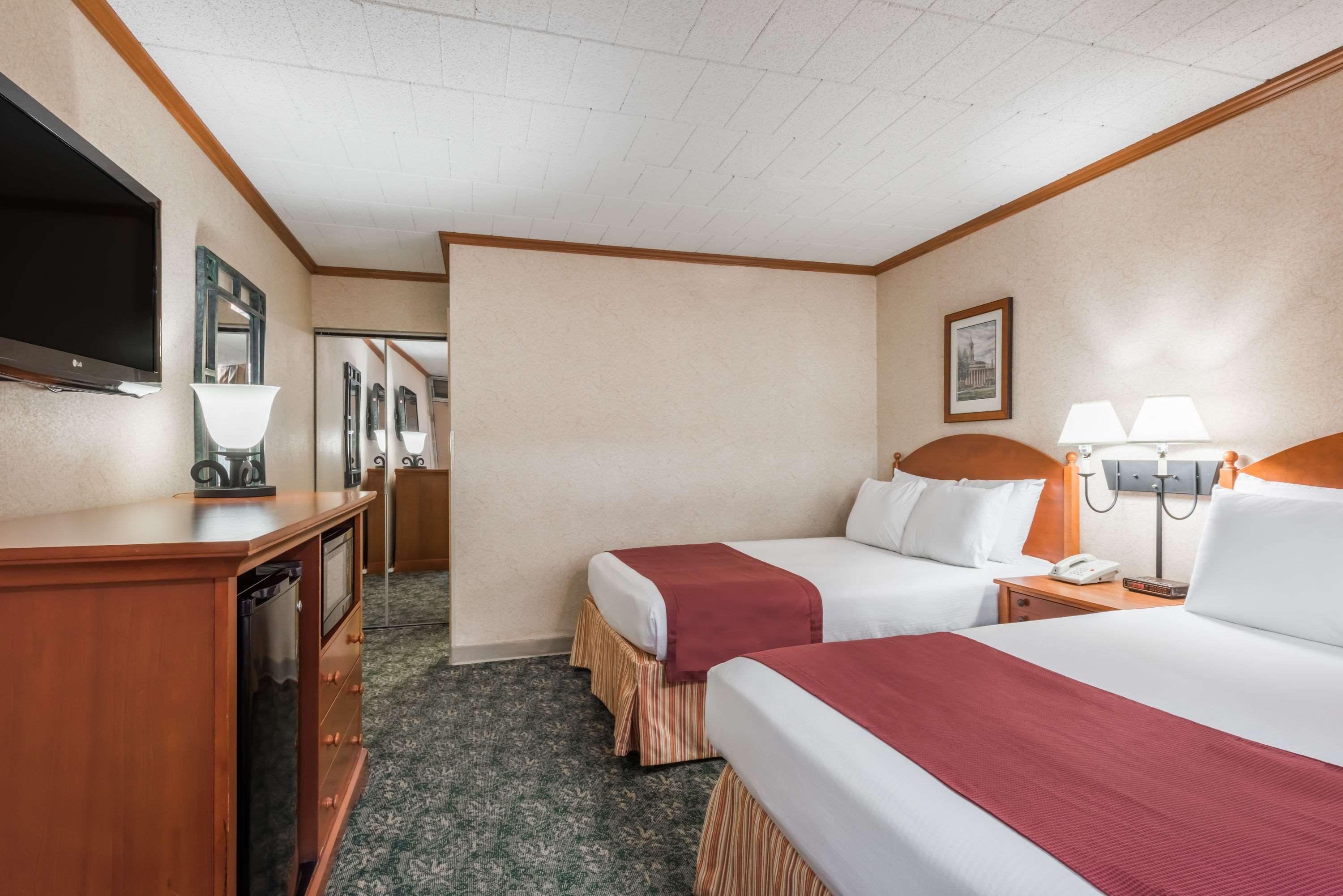 Ramada by Wyndham State College Hotel & Conference Center — photo 5