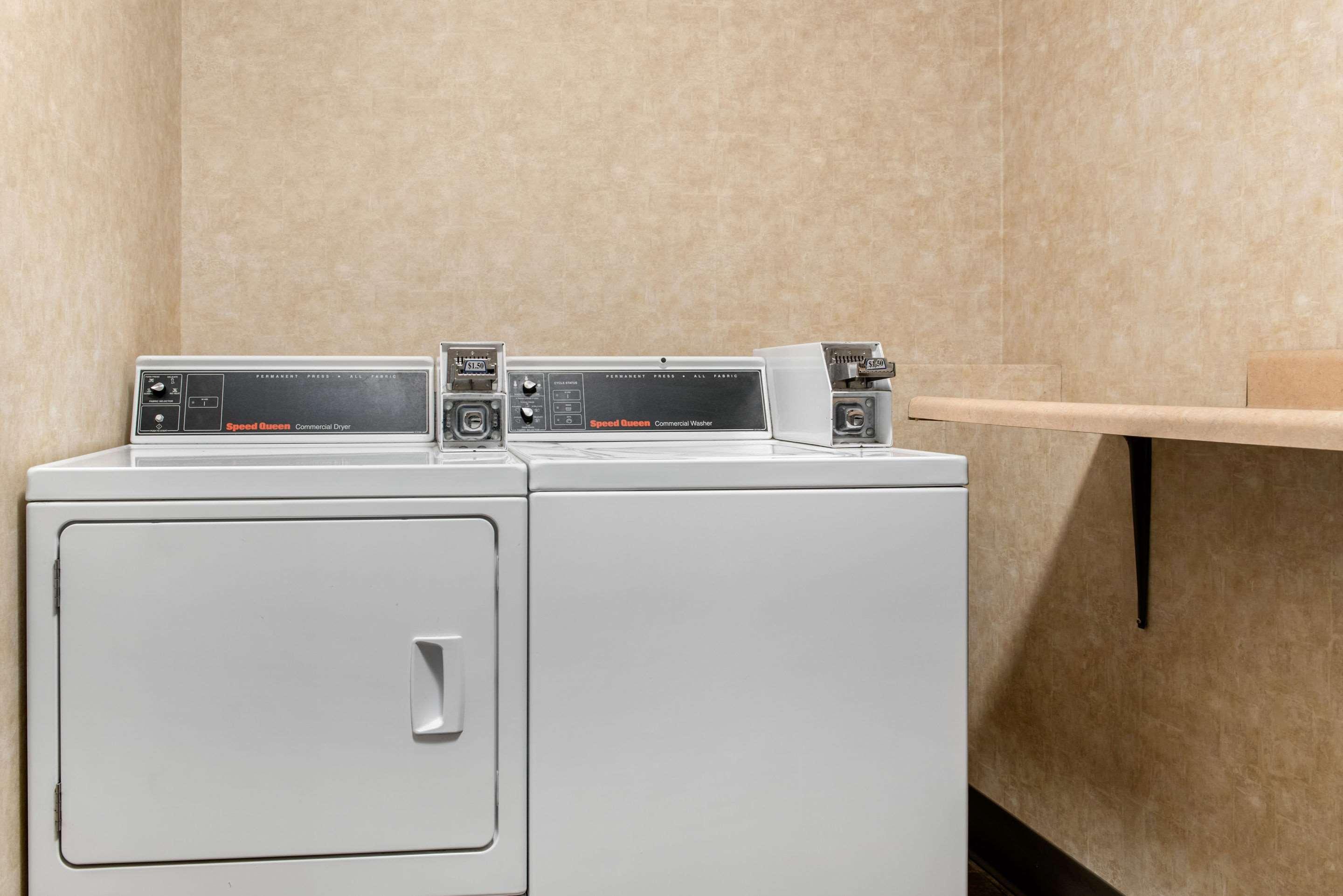 Quality Hotel Conference Center Cincinnati Blue Ash — photo 4