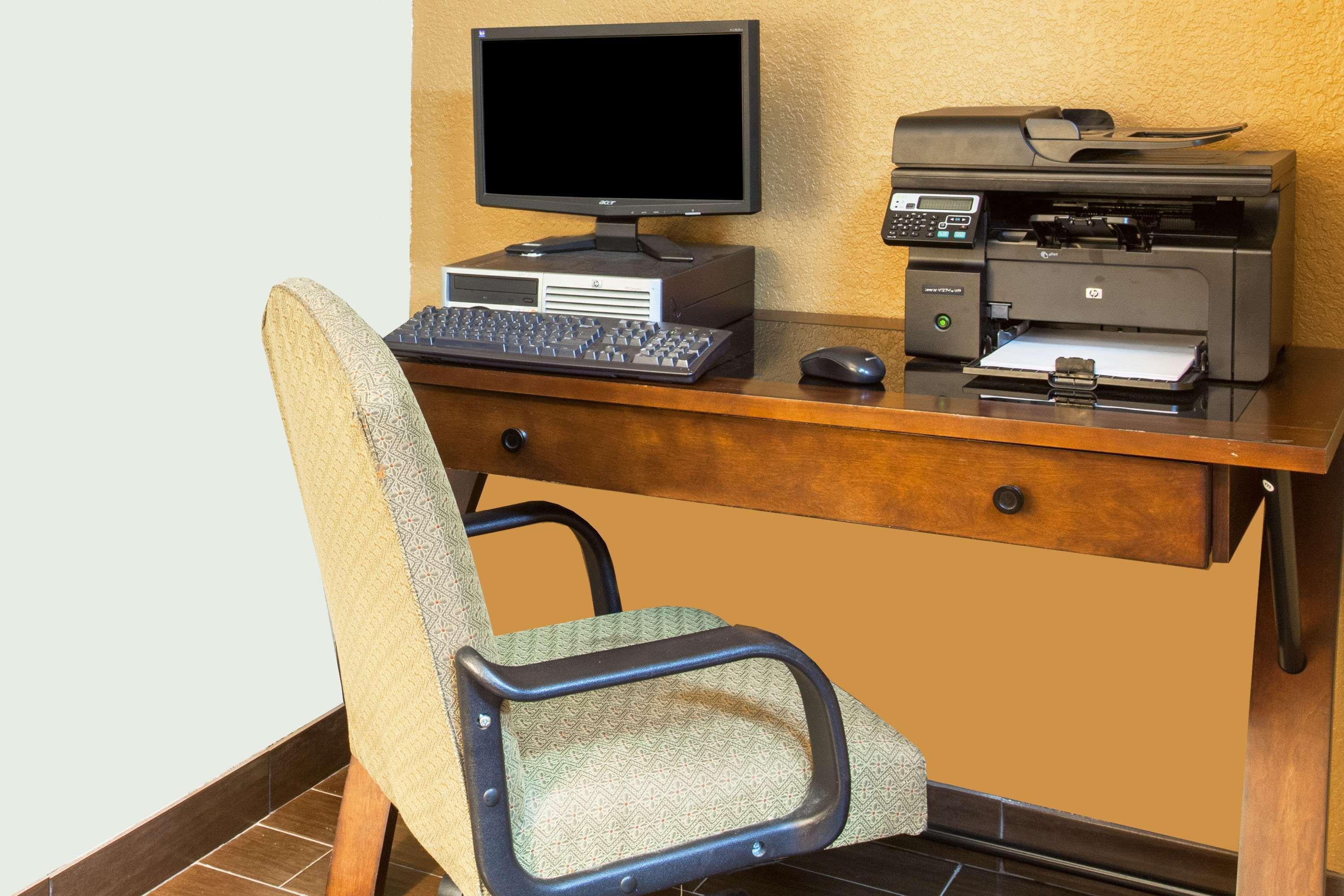 Days Inn & Suites Pigeon Forge — photo 5