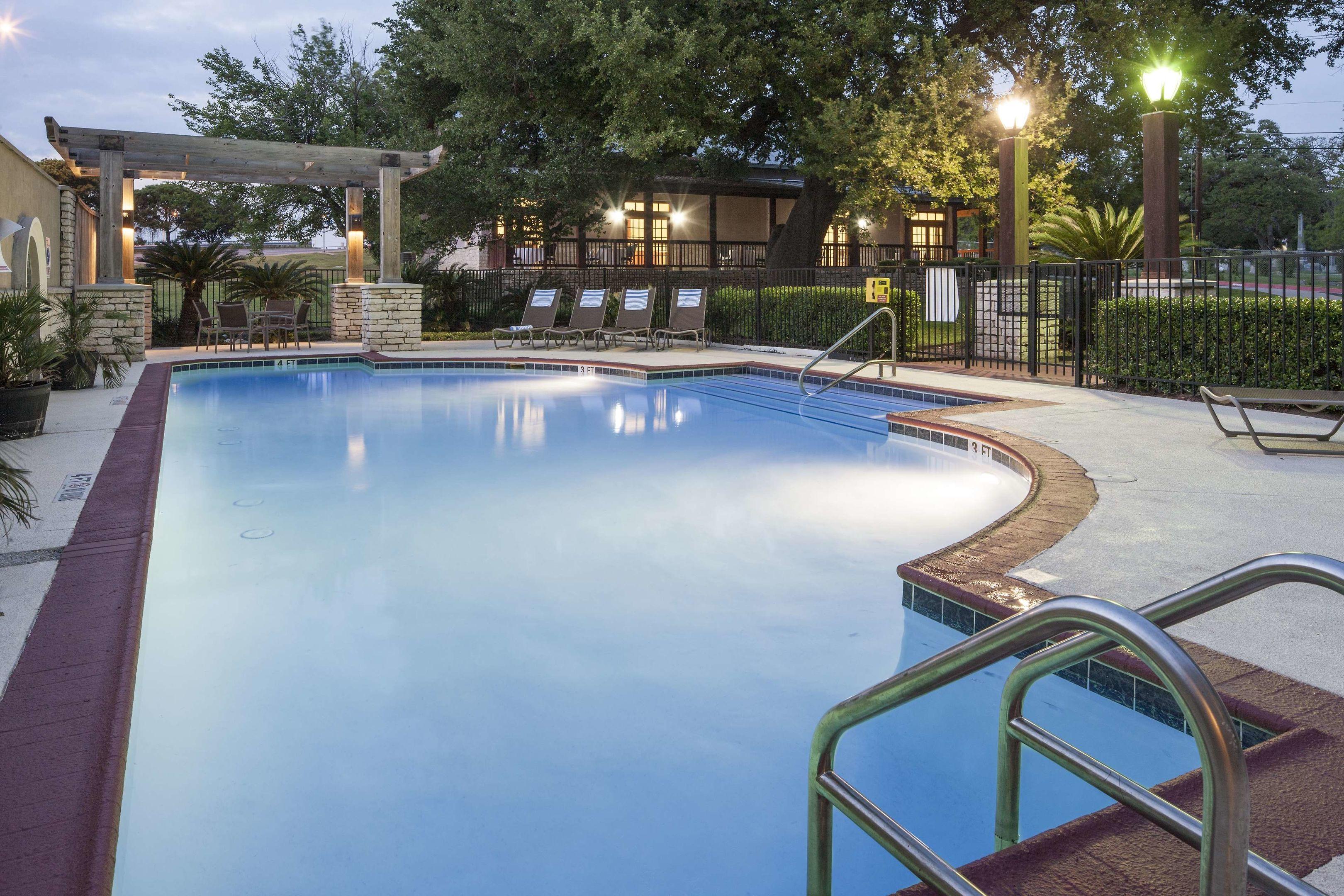 Doubletree Club Austin University Area — photo 4