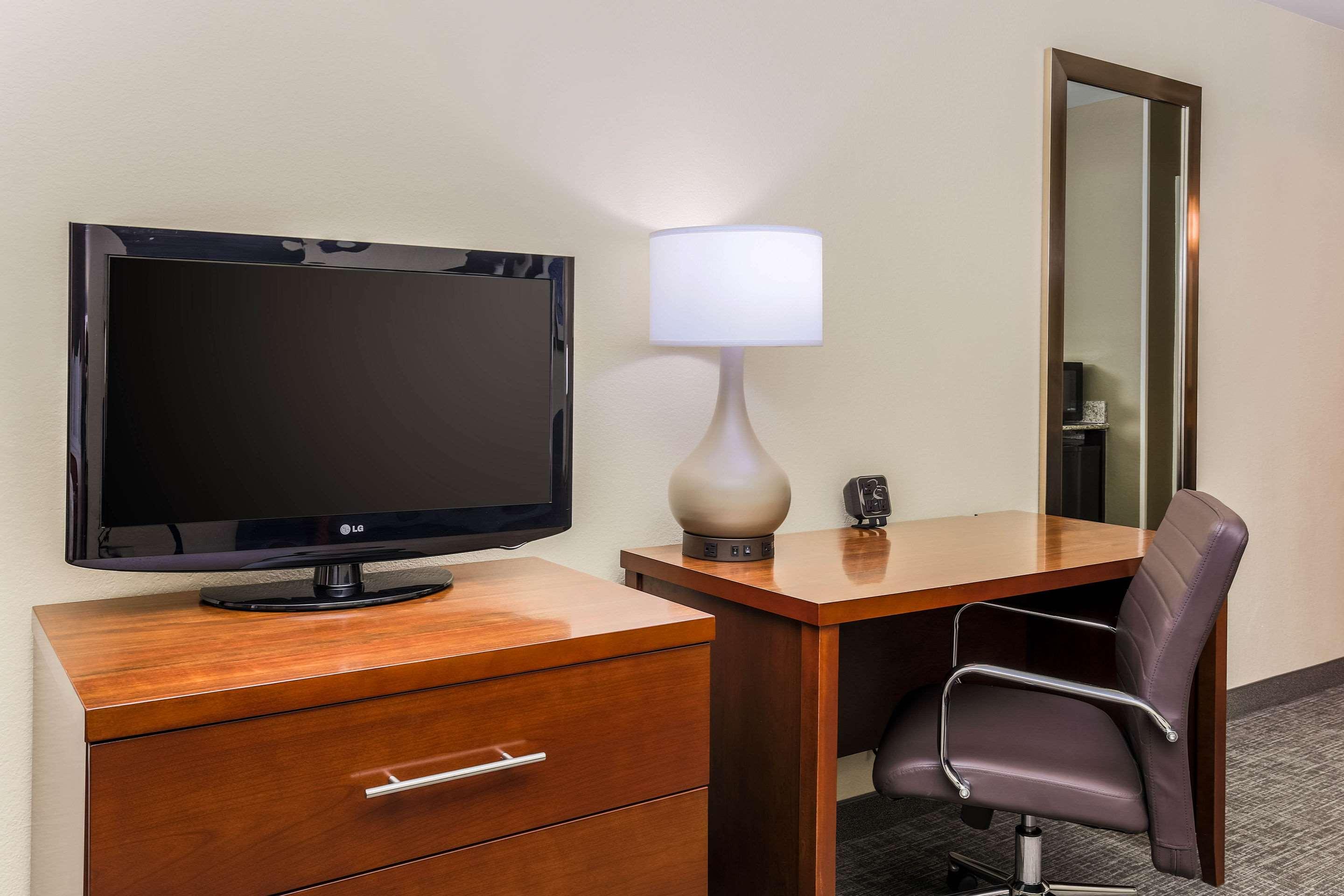 Comfort Suites DFW N/Grapevine — photo 4