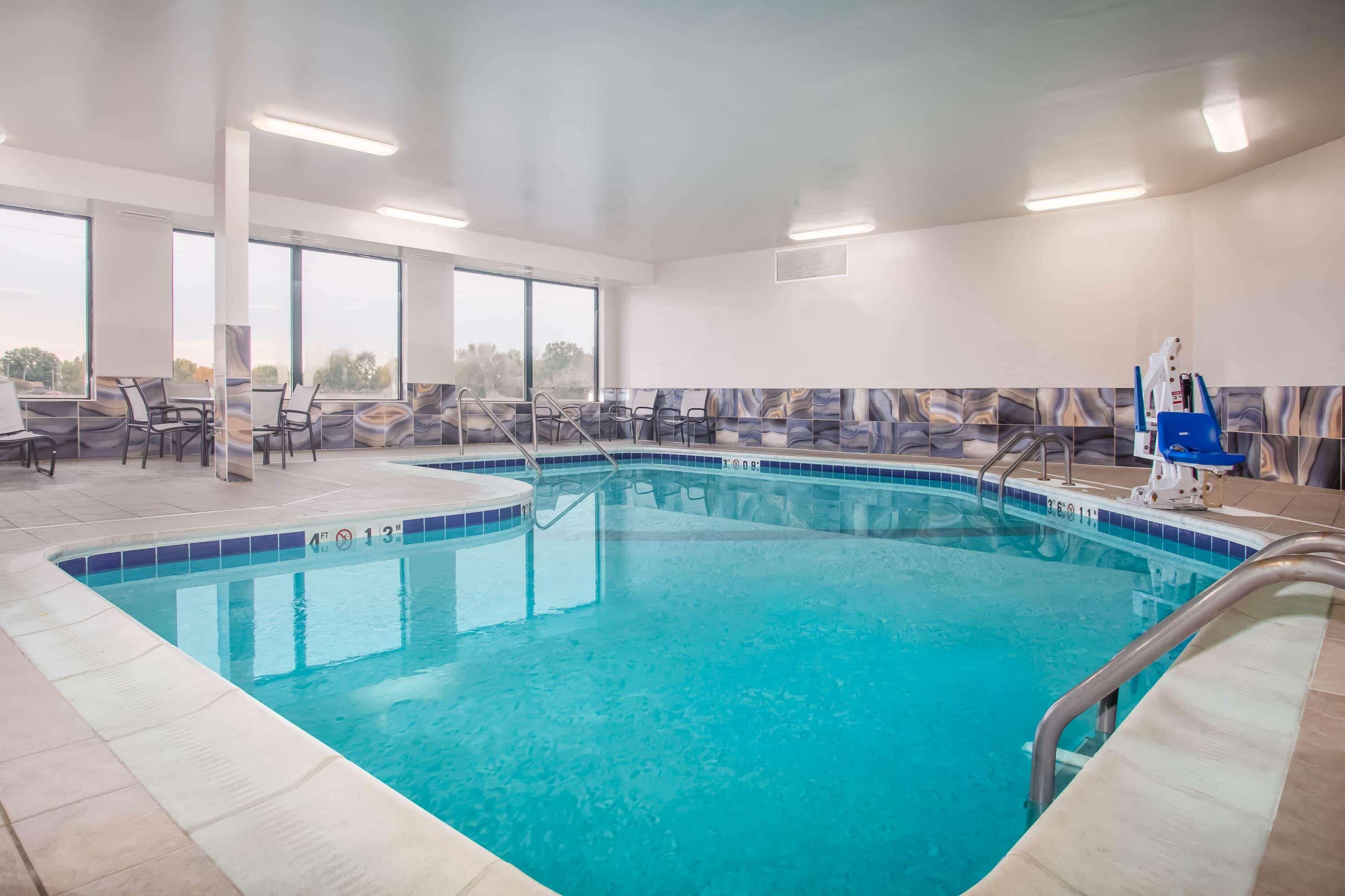 La Quinta Inn & Suites Pontoon Beach — photo 5