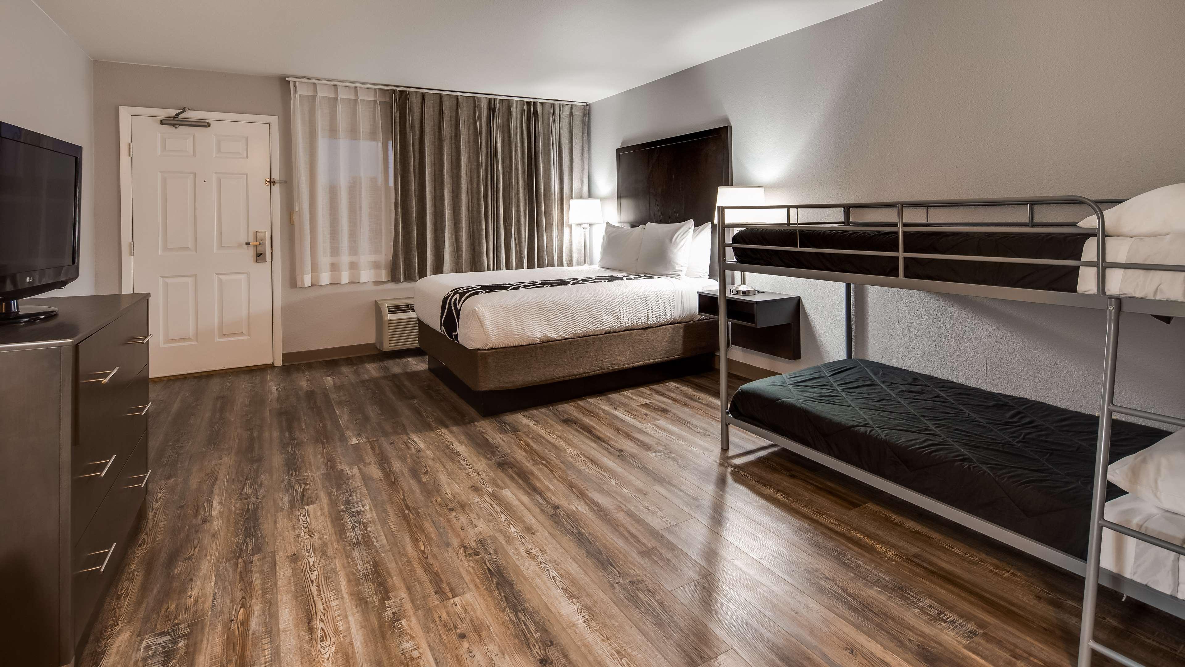 Riverfront Hotel, SureStay Collection by Best Western — photo 4