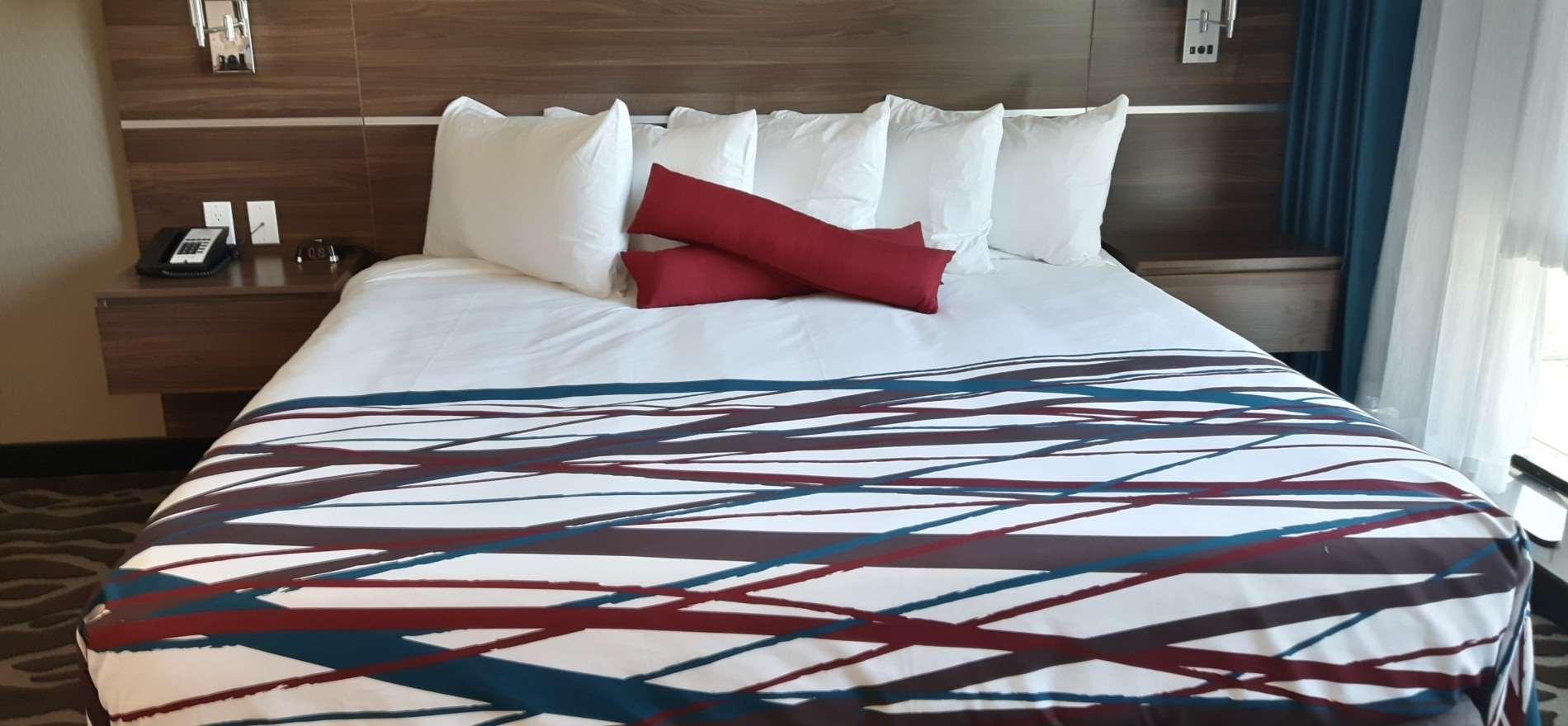 Encore Suites by Service Plus Inns — photo 4