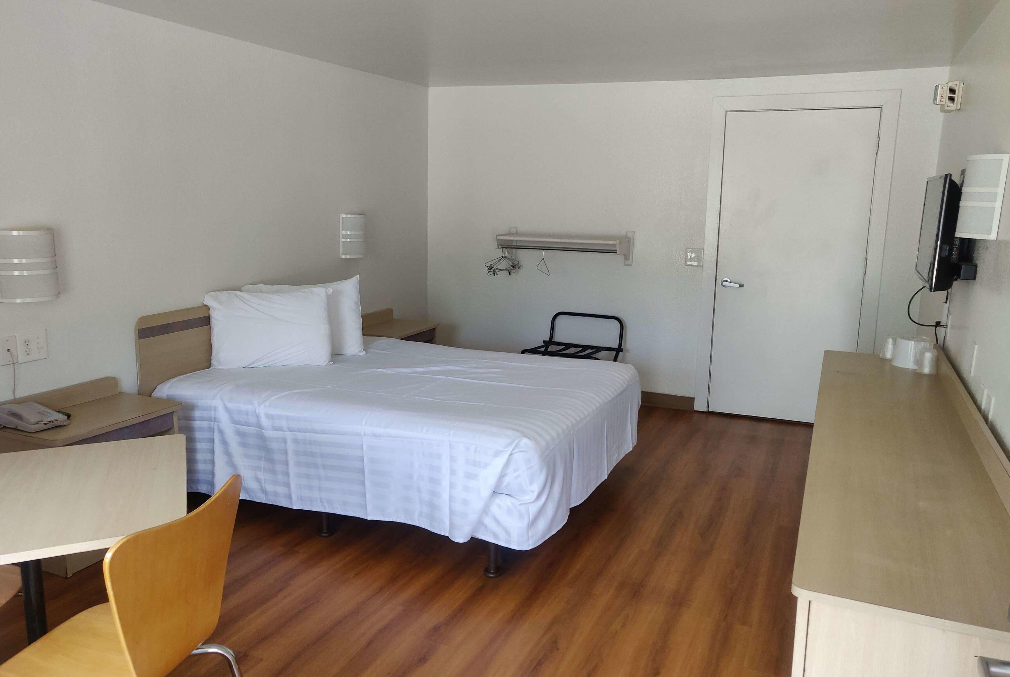 Travelodge by Wyndham Fayetteville — photo 5