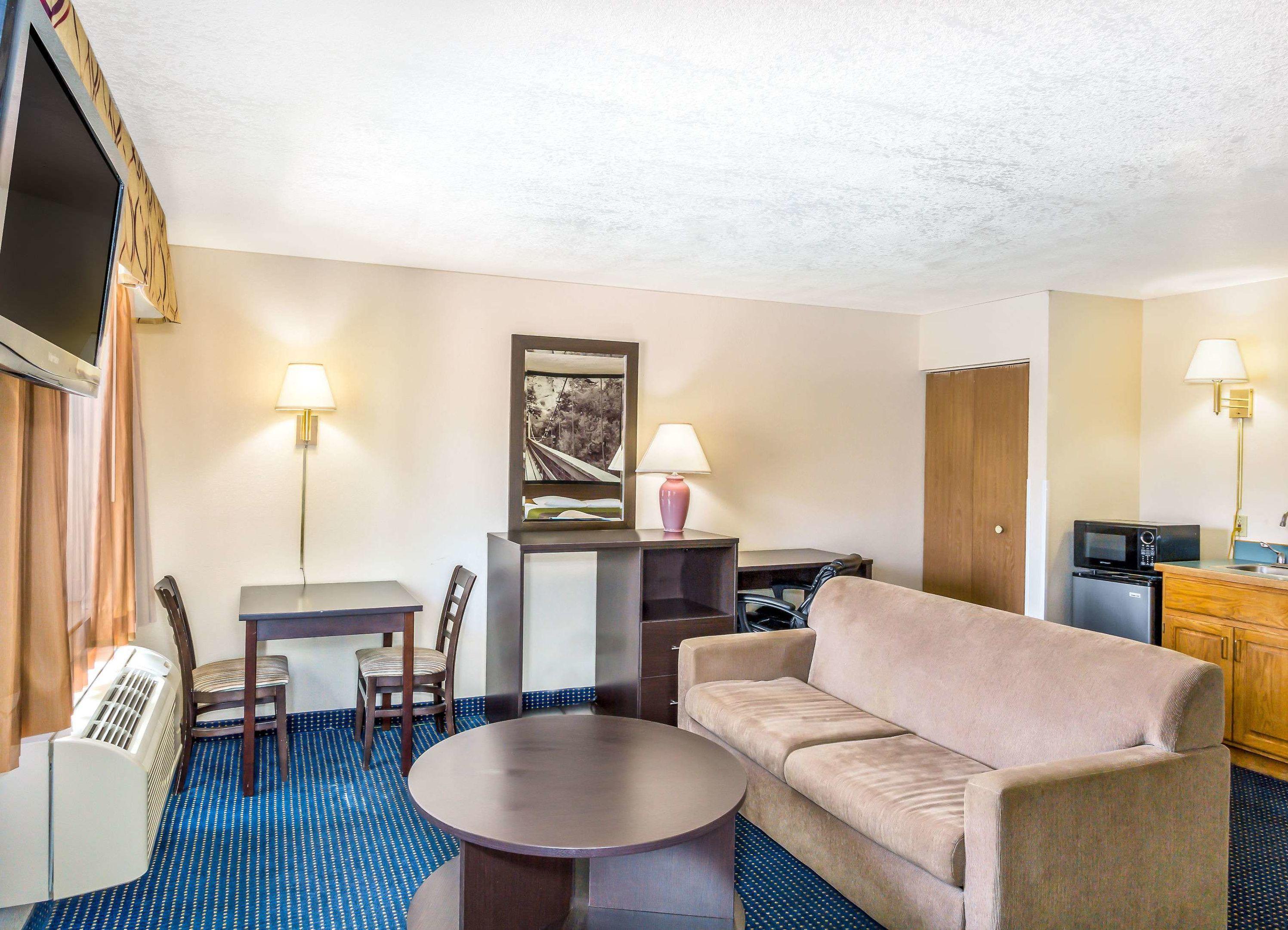 Super 8 by Wyndham Phoenix/Mesa/Gilbert Road — photo 4