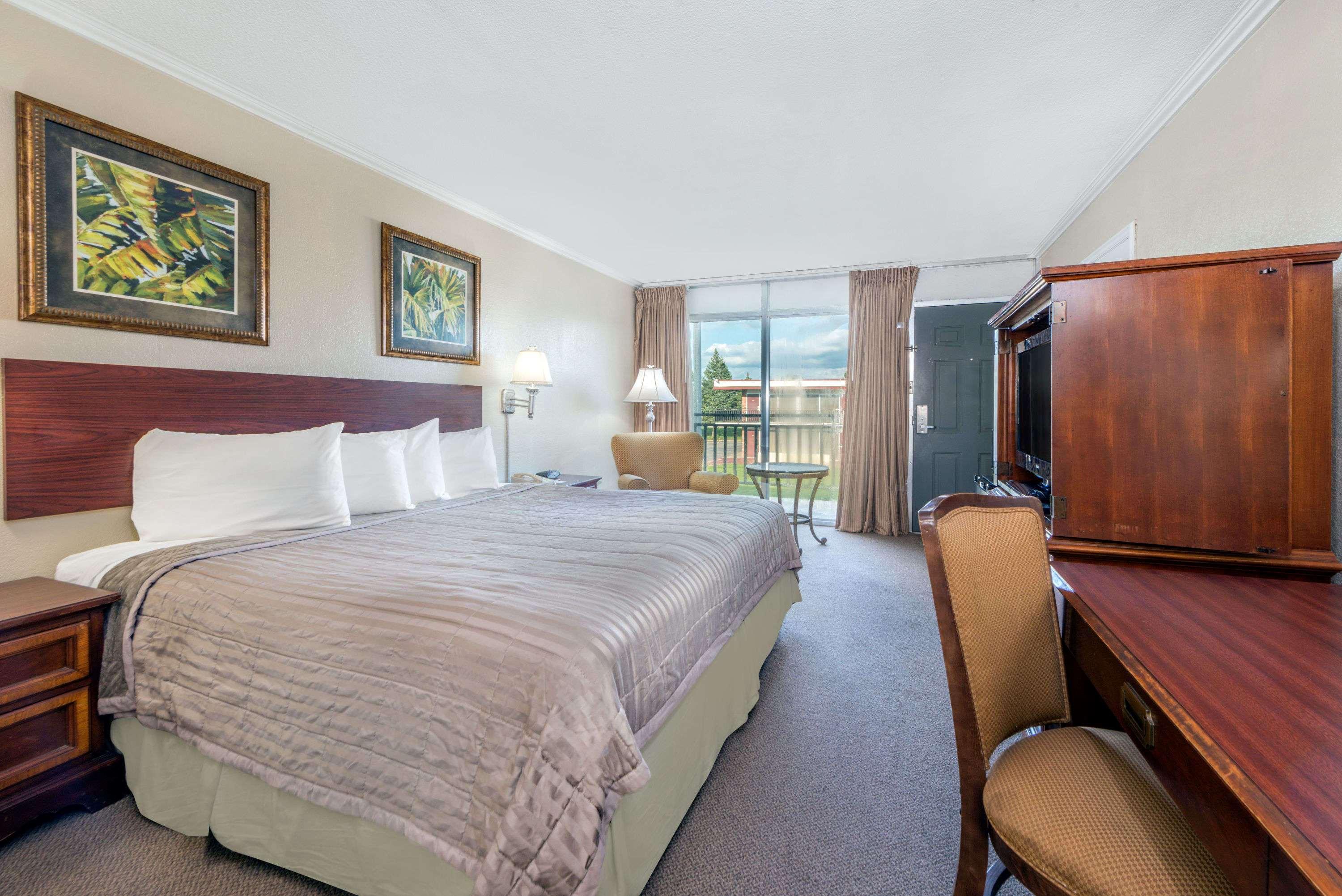 Howard Johnson Inn Burlington — photo 4