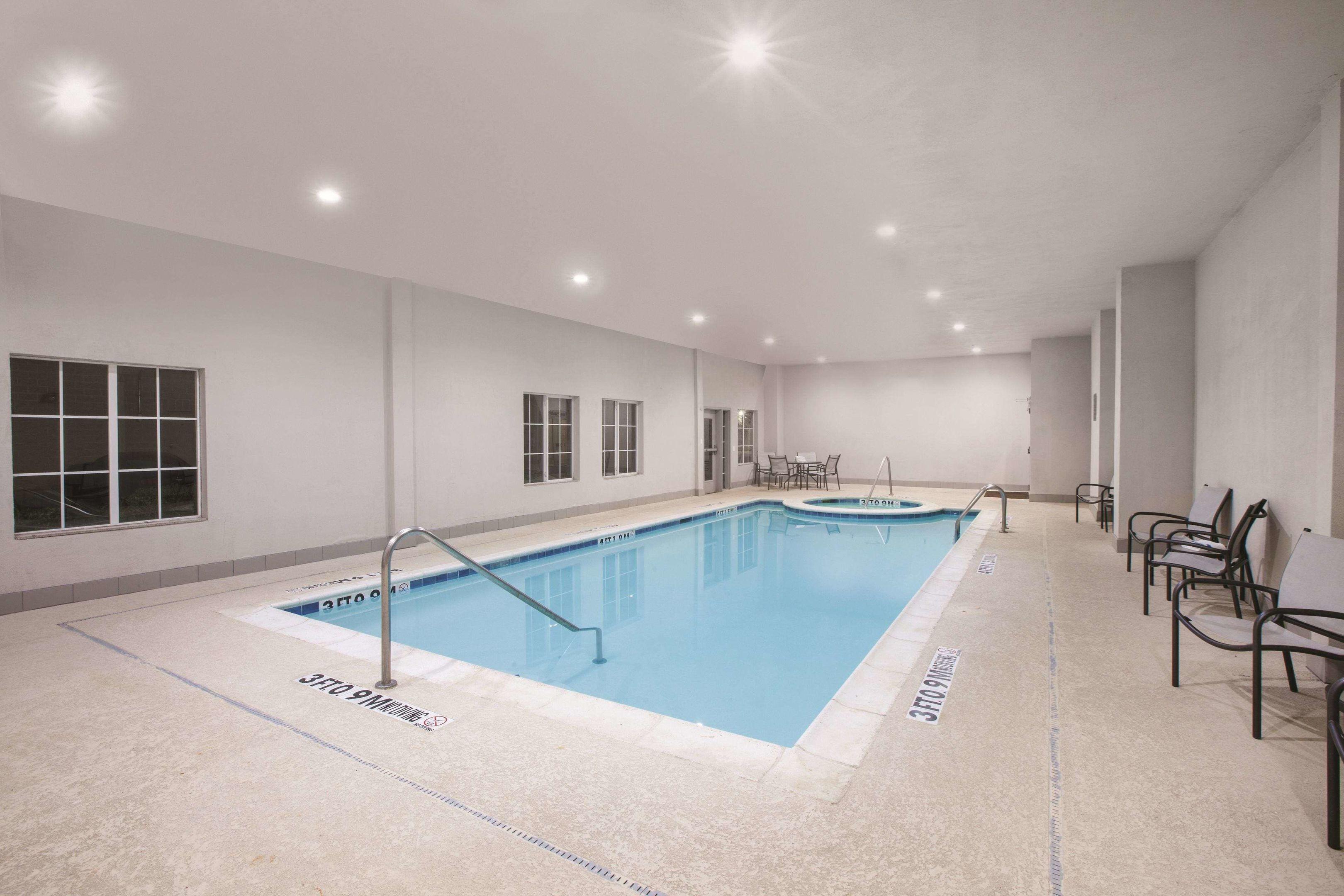 La Quinta Inn & Suites Mansfield — photo 5