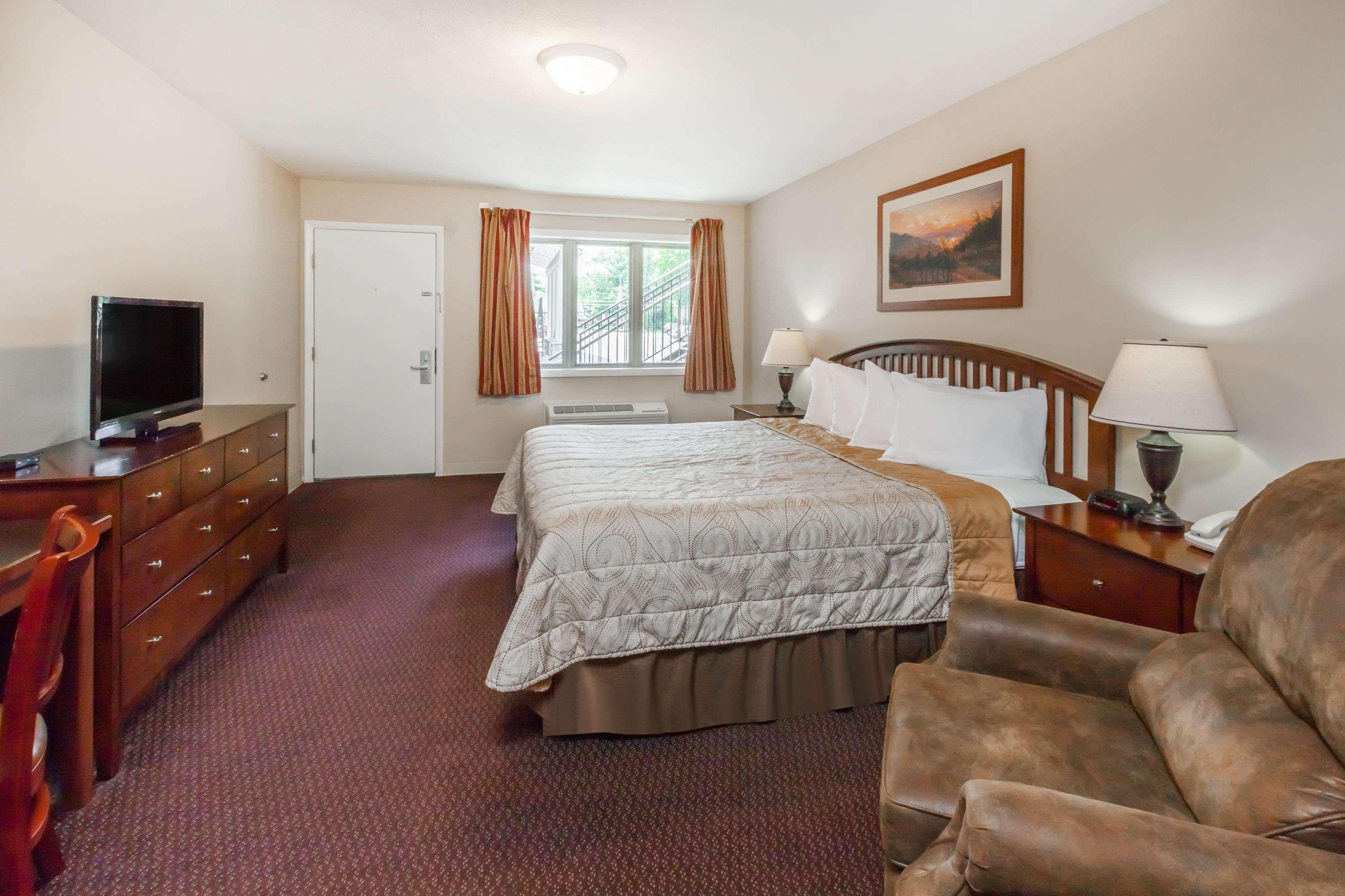 Howard Johnson by Wyndham Traverse City — photo 4