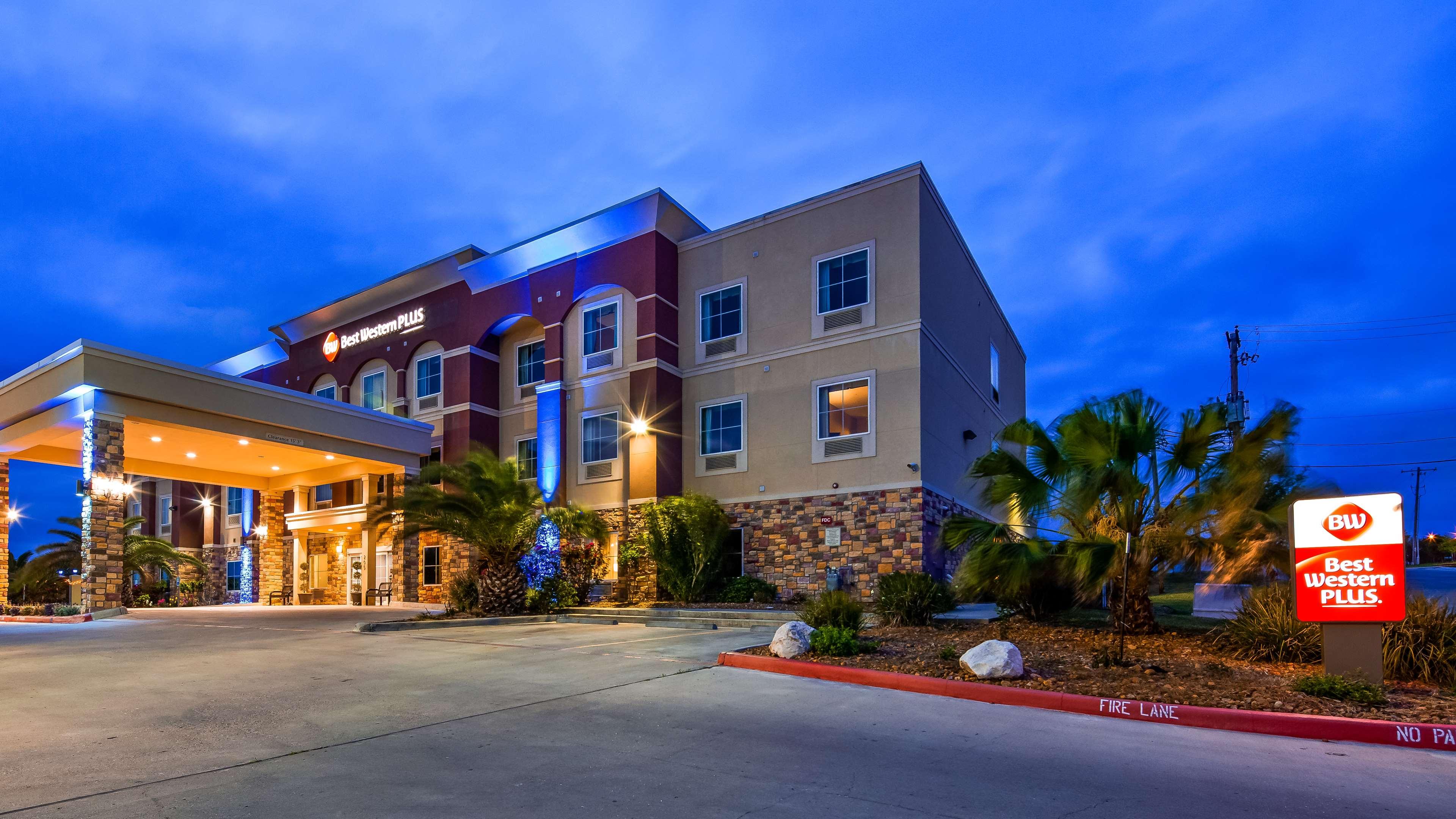Best Western Plus Kenedy Inn — photo 3