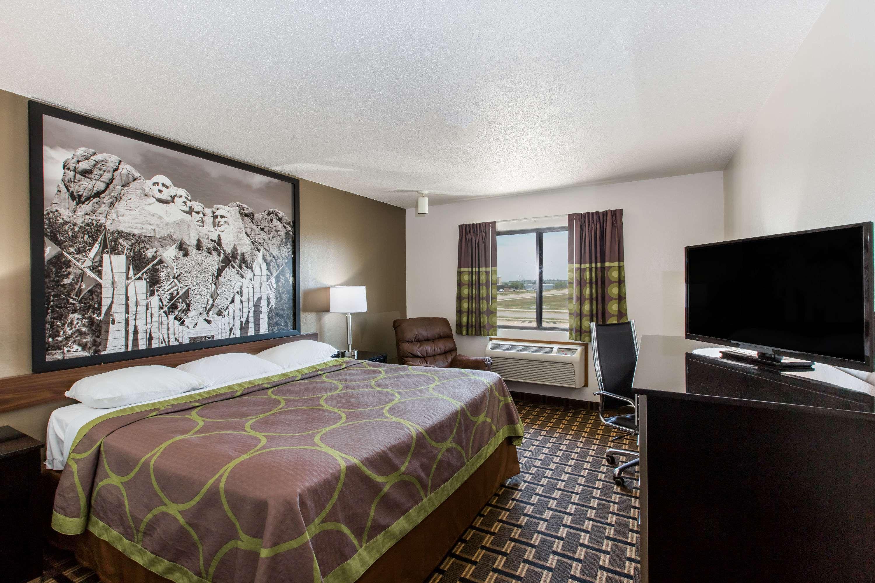 Super 8 by Wyndham Wayne — photo 3