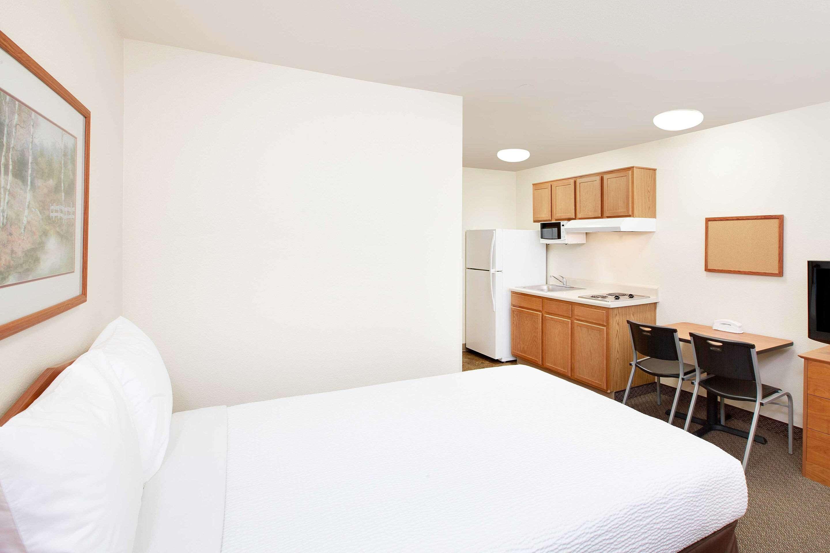 WoodSpring Suites Houston Willowbrook — photo 5