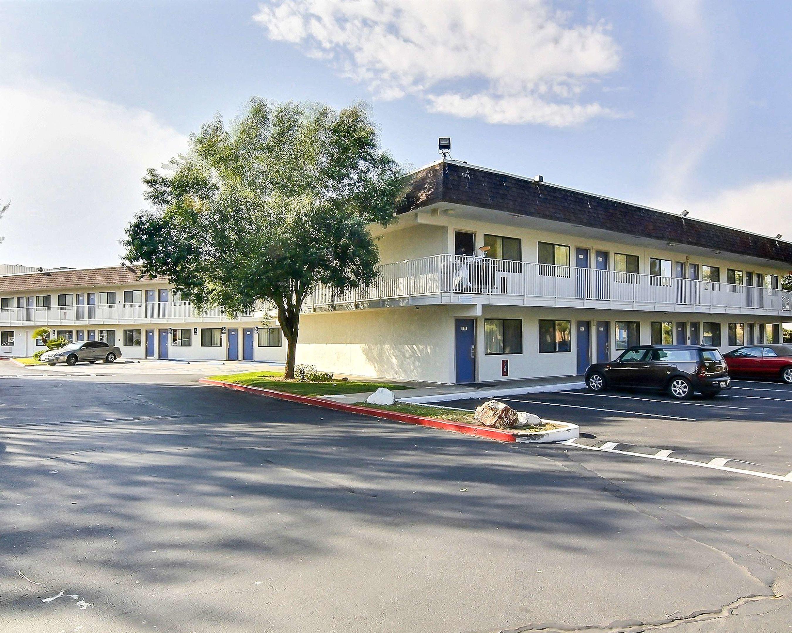 Motel 6 Palmdale — photo 4