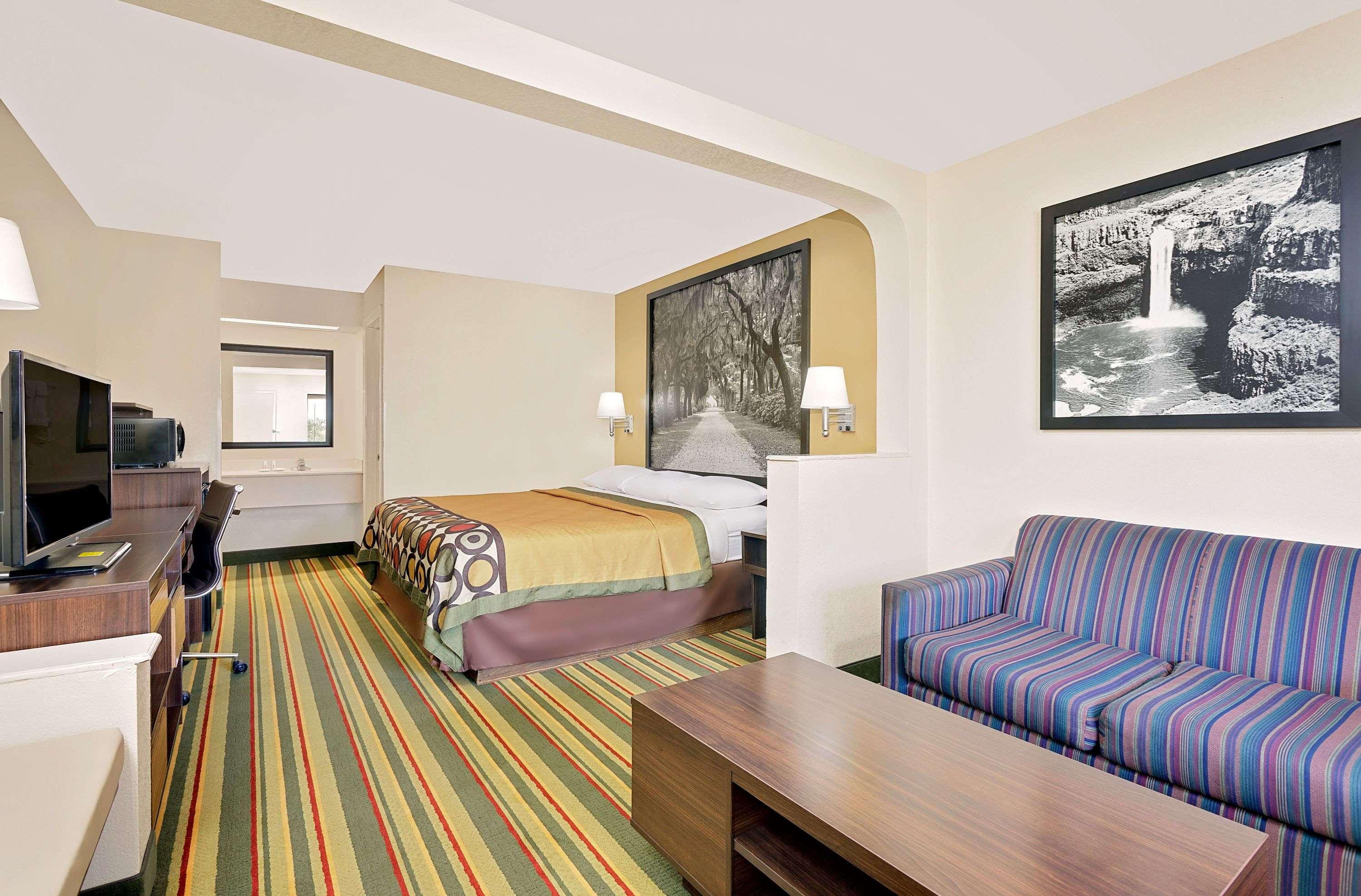 Super 8 by Wyndham Byron/South Macon — photo 5