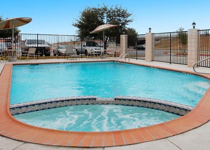 Comfort Suites near Texas State University — photo 4