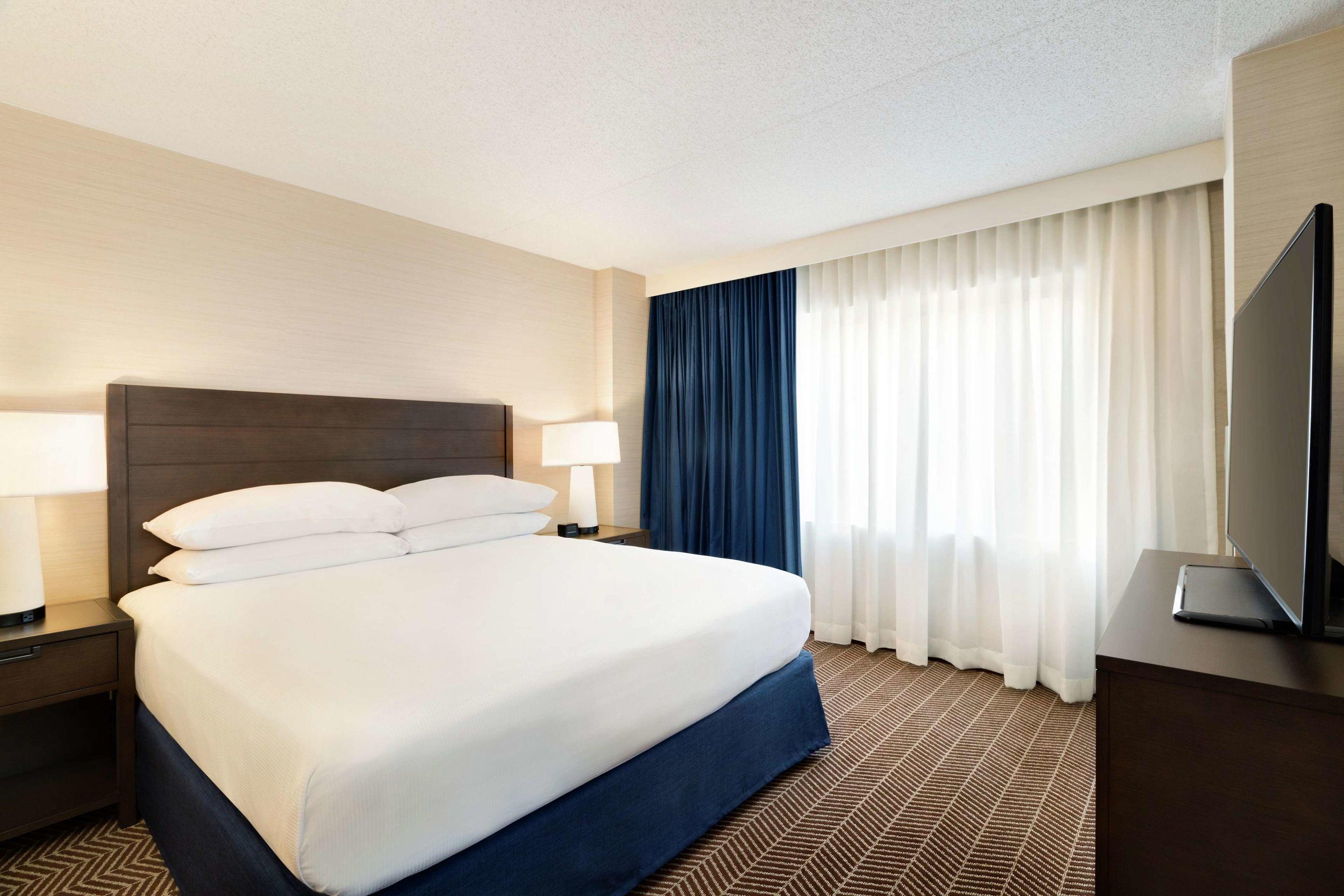 Embassy Suites by Hilton Boston at Logan Airport — photo 5