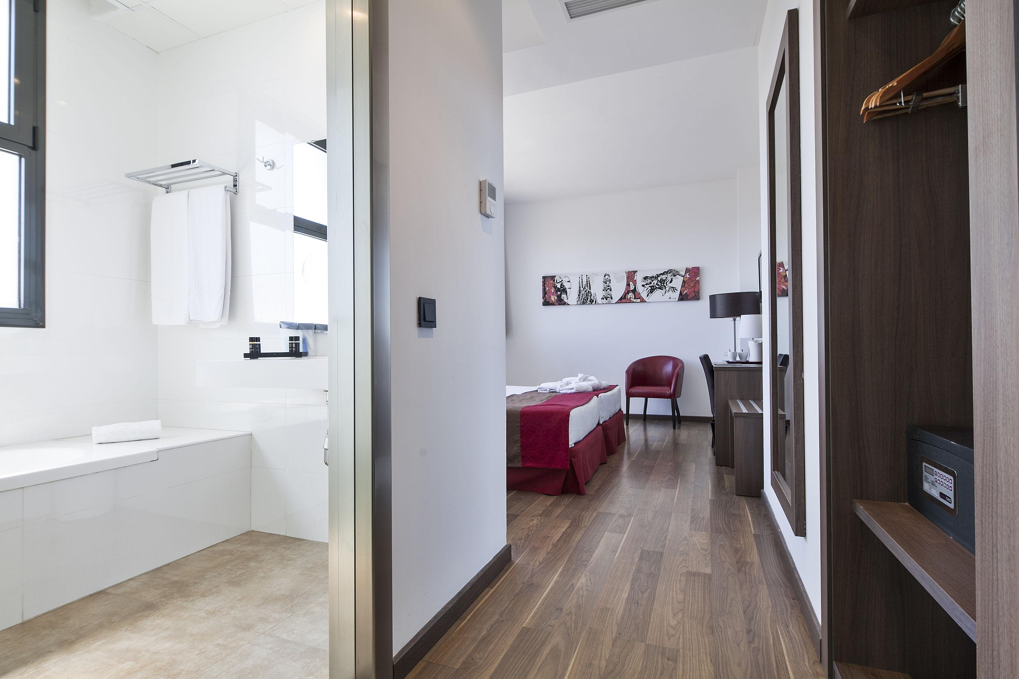 Hotel 4 Barcelona — photo 4