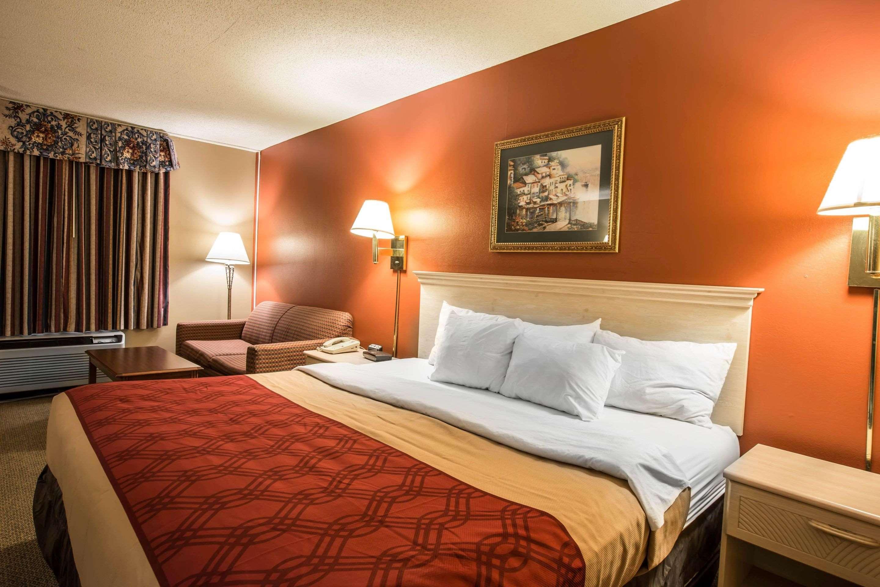 Econo Lodge — photo 4