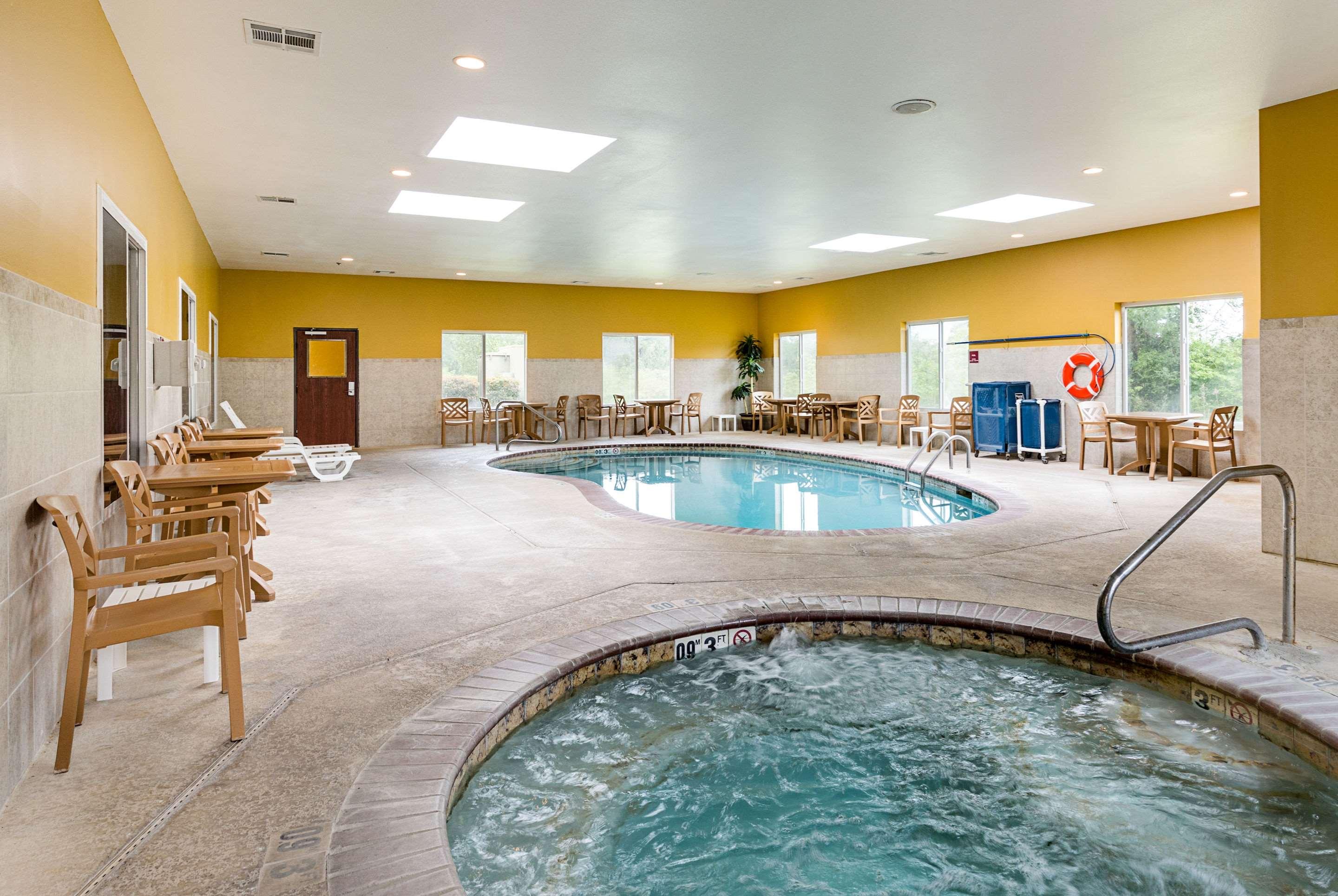 Comfort Suites Leesville — photo 5