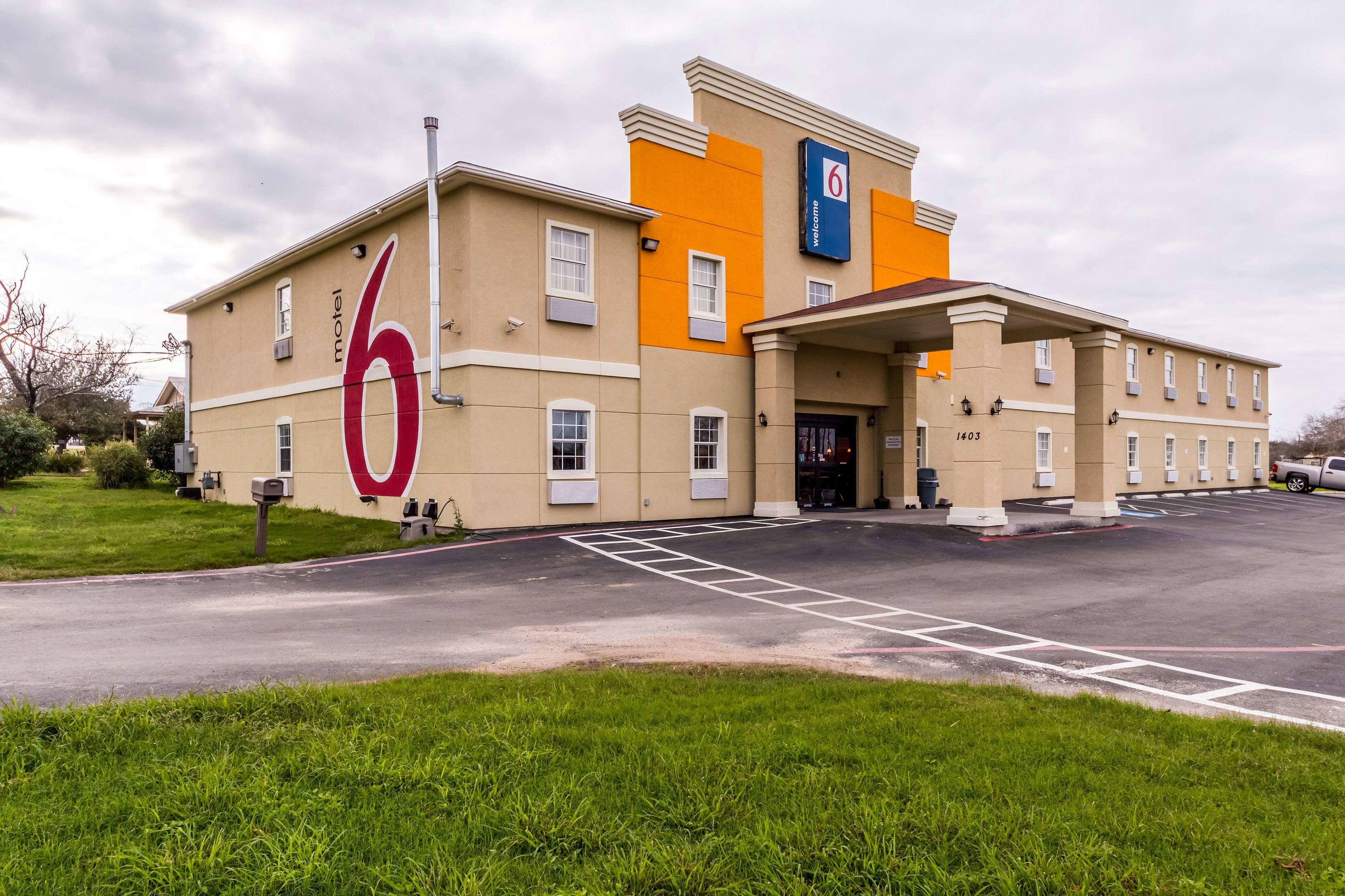 Motel 6 Jourdanton — photo 4