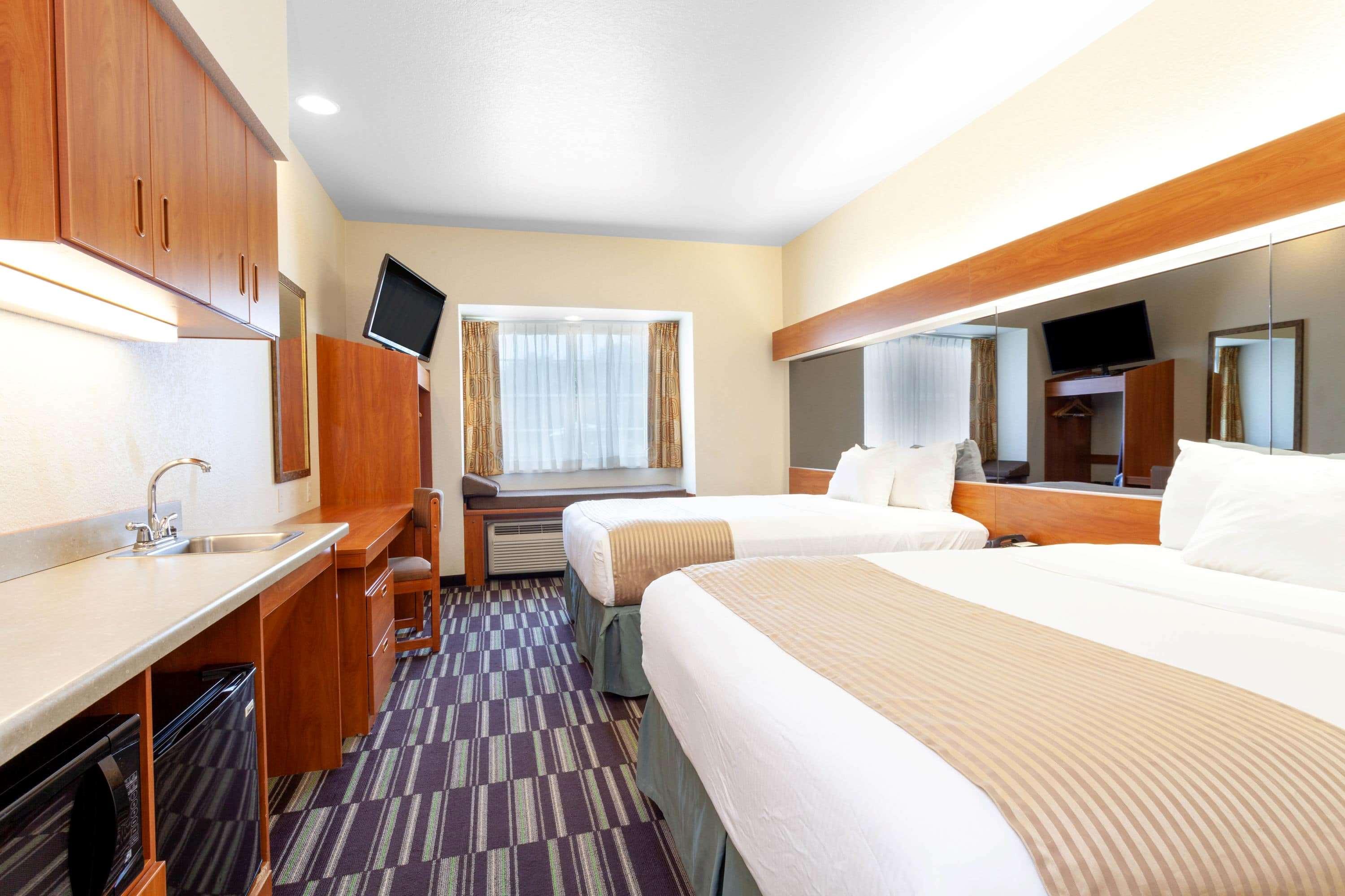Microtel Inn & Suites by Wyndham Gulf Shores — photo 4