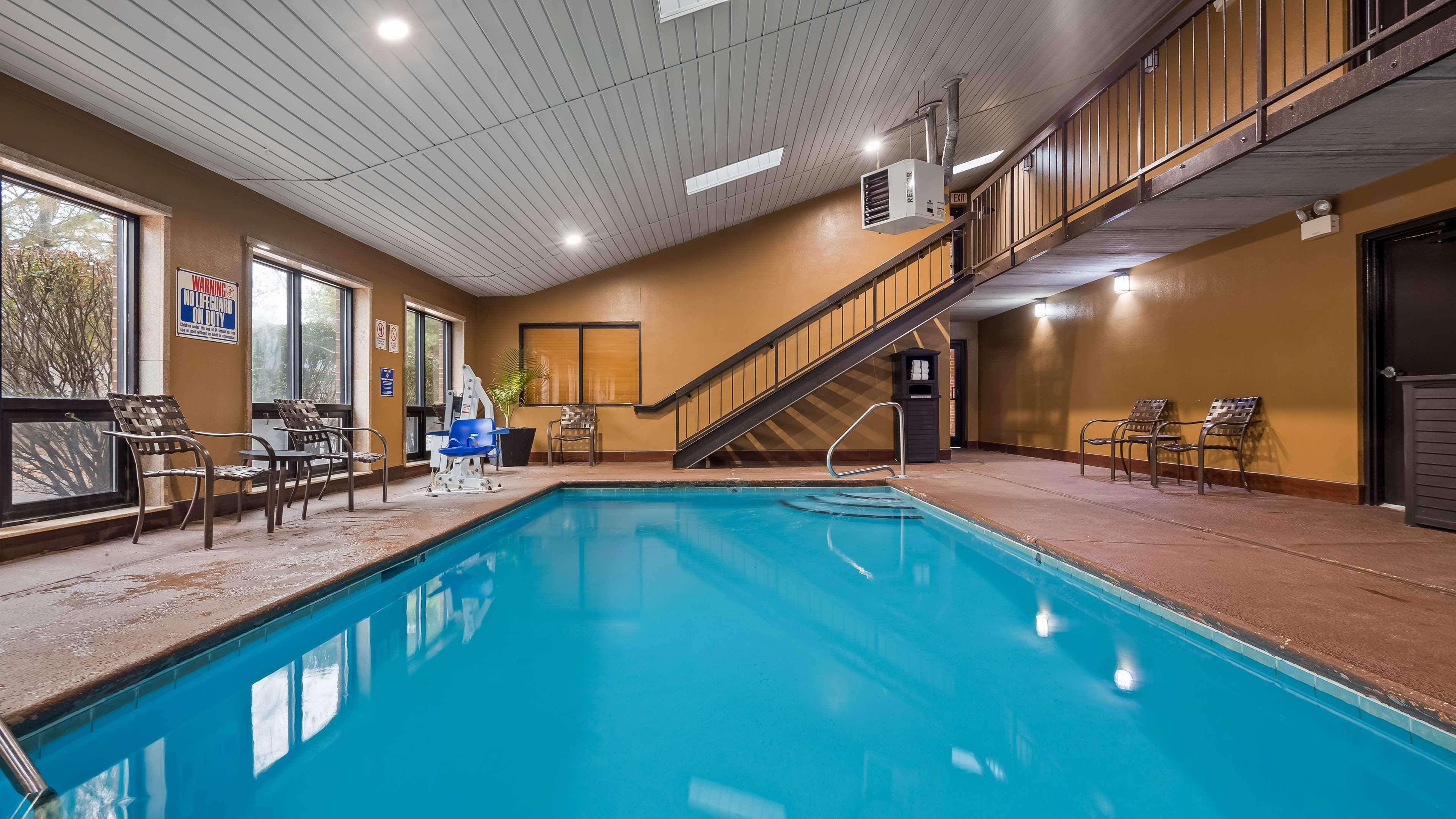 Best Western Celebration Inn & Suites — photo 5