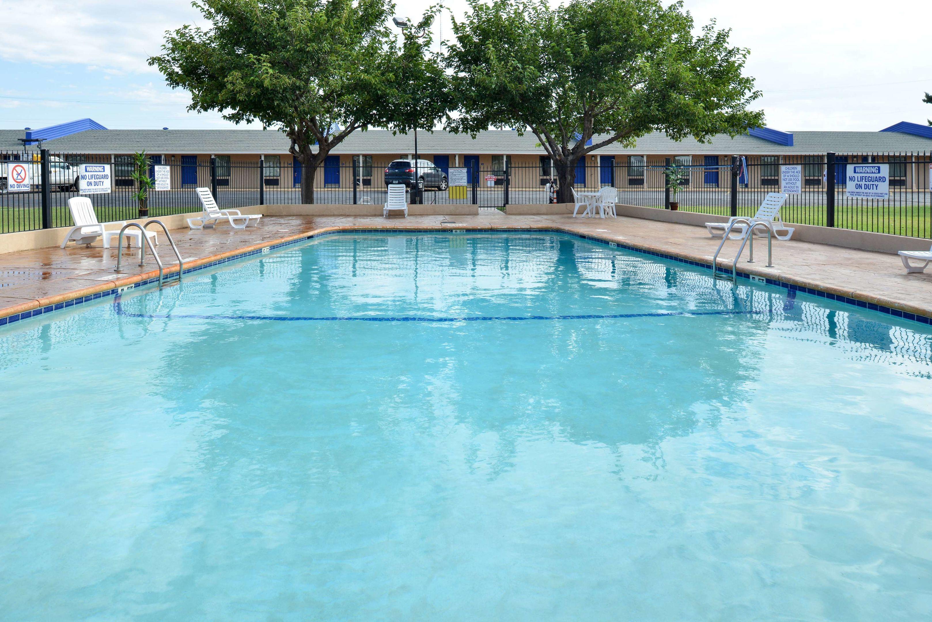 Americas Best Value Inn - Lubbock E — photo 4