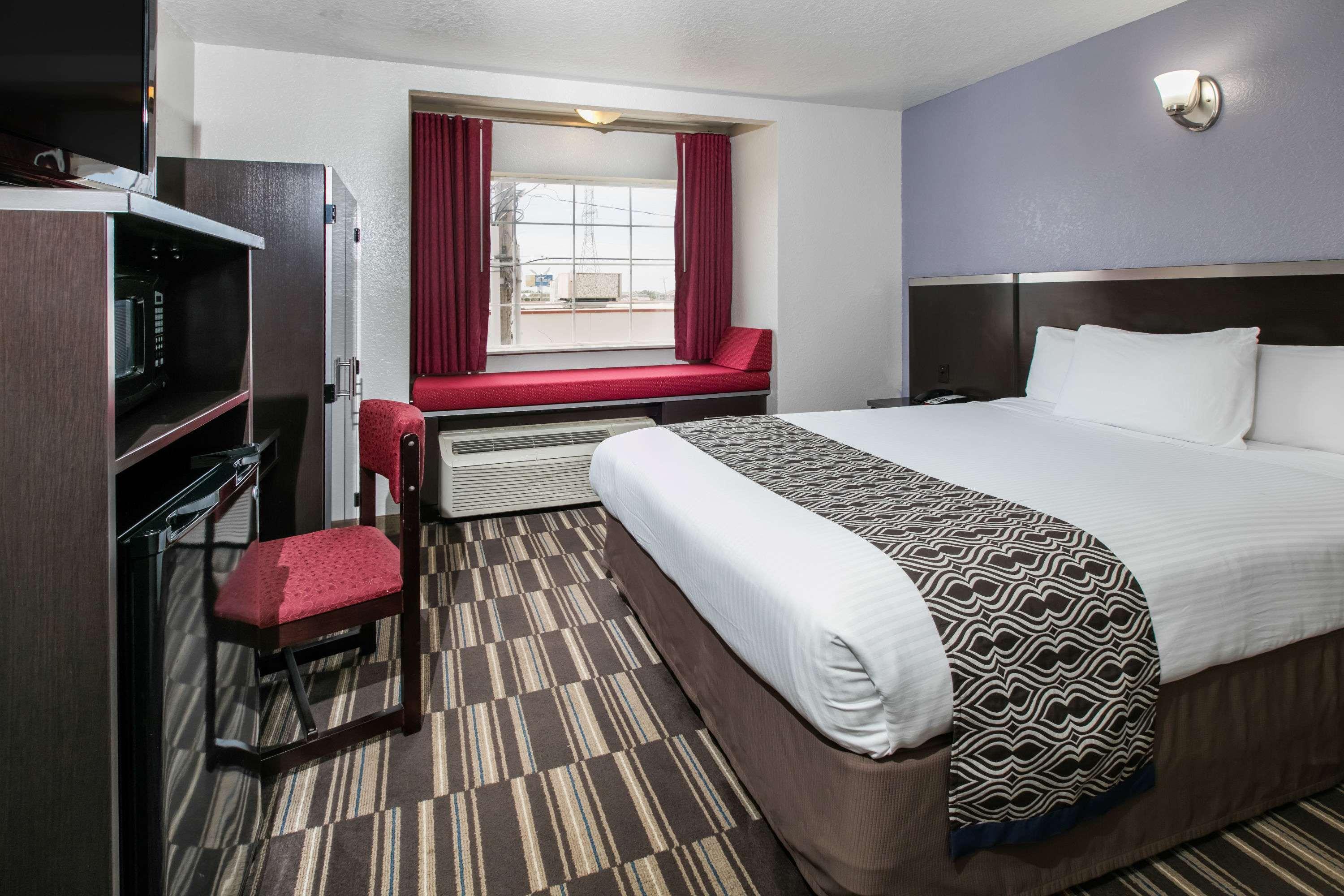 Microtel Inn & Suites by Wyndham Oklahoma City Airport — photo 4