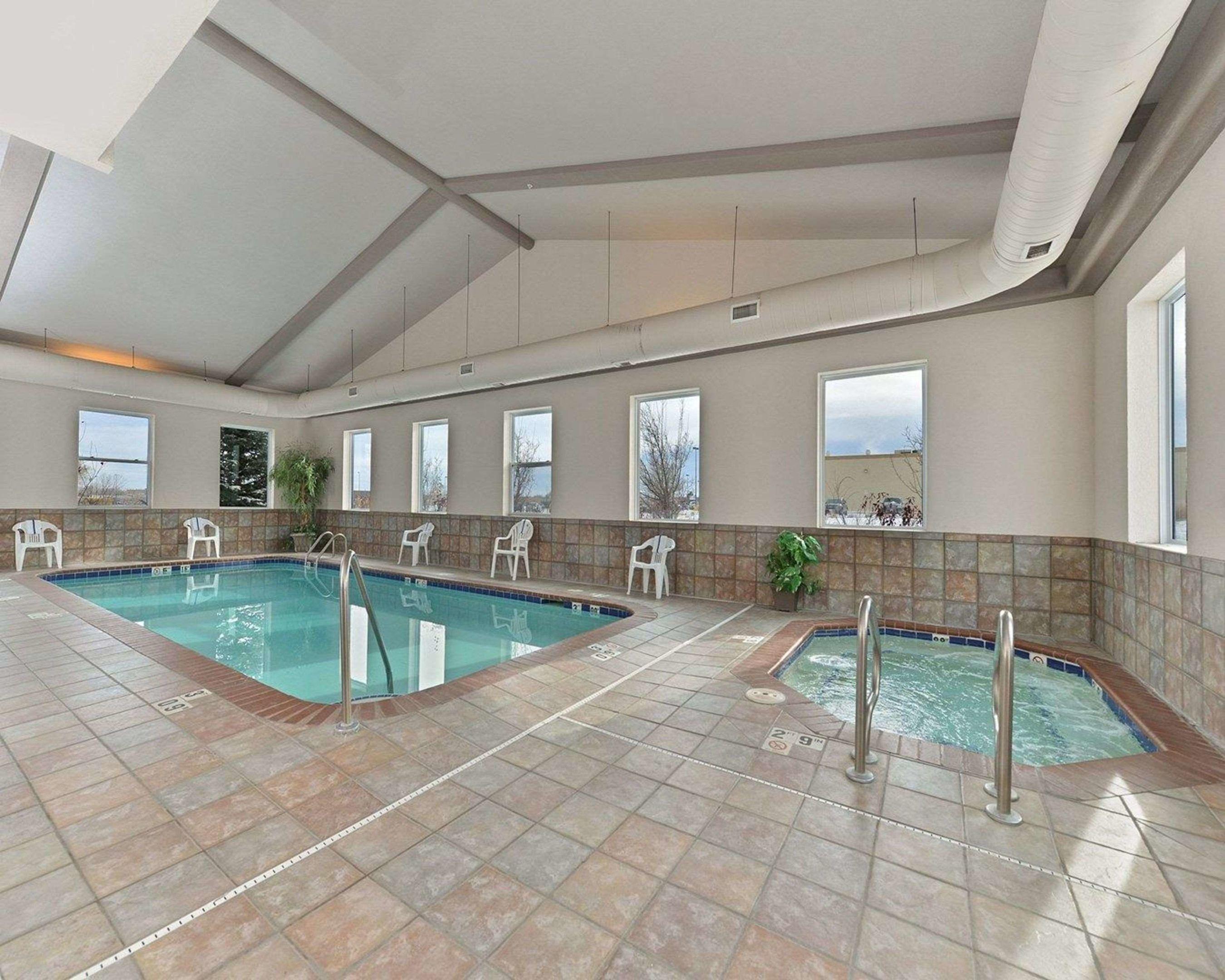 Comfort Inn & Suites — photo 4