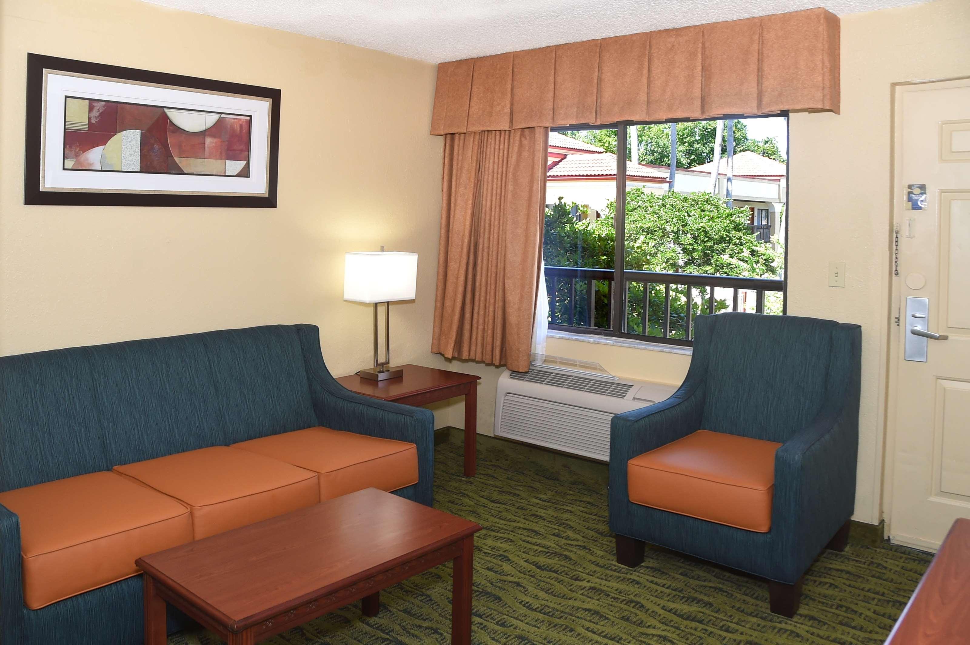 Best Western Orlando East Inn & Suites — photo 5