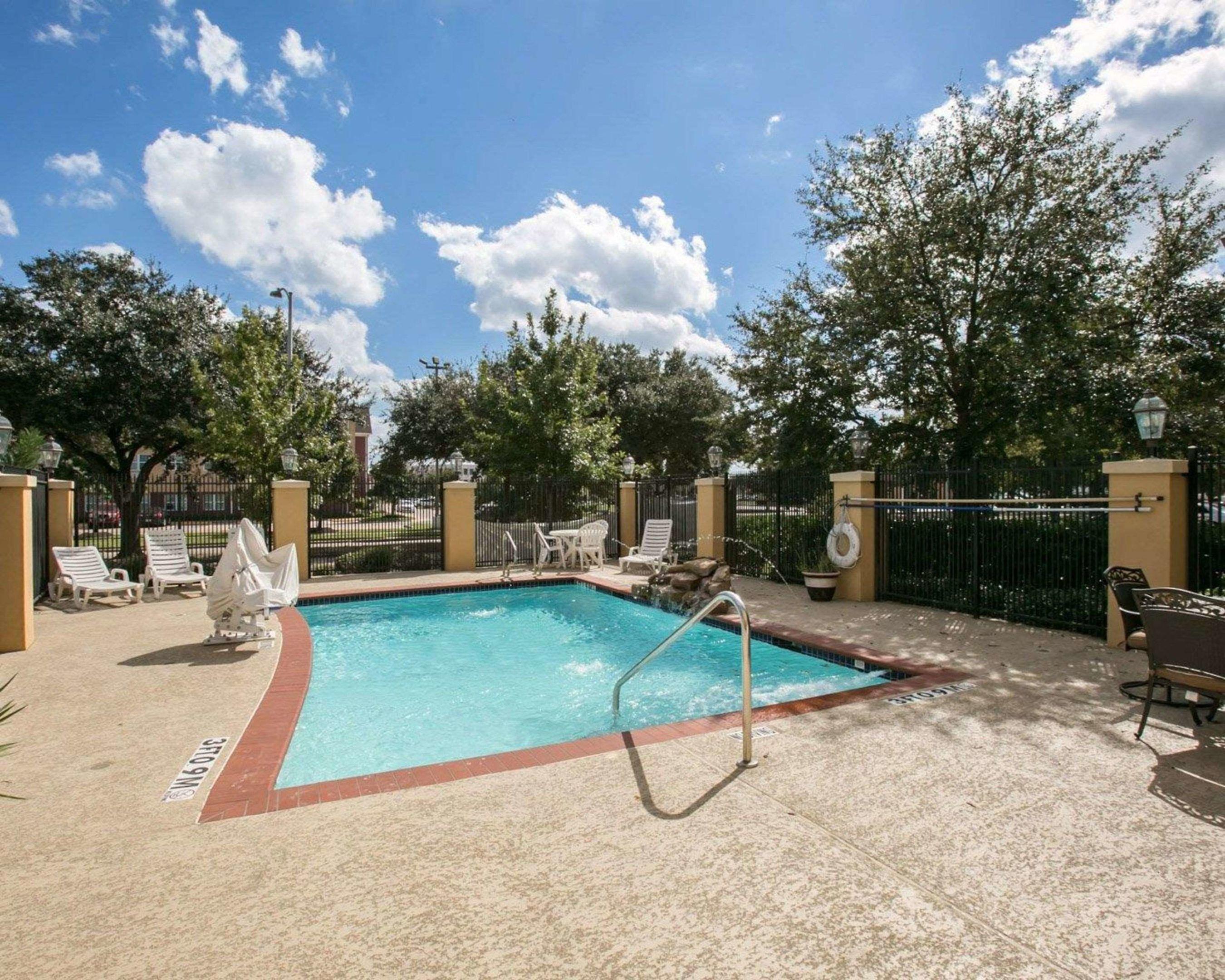Sleep Inn & Suites Hwy 290/NW Freeway — photo 4