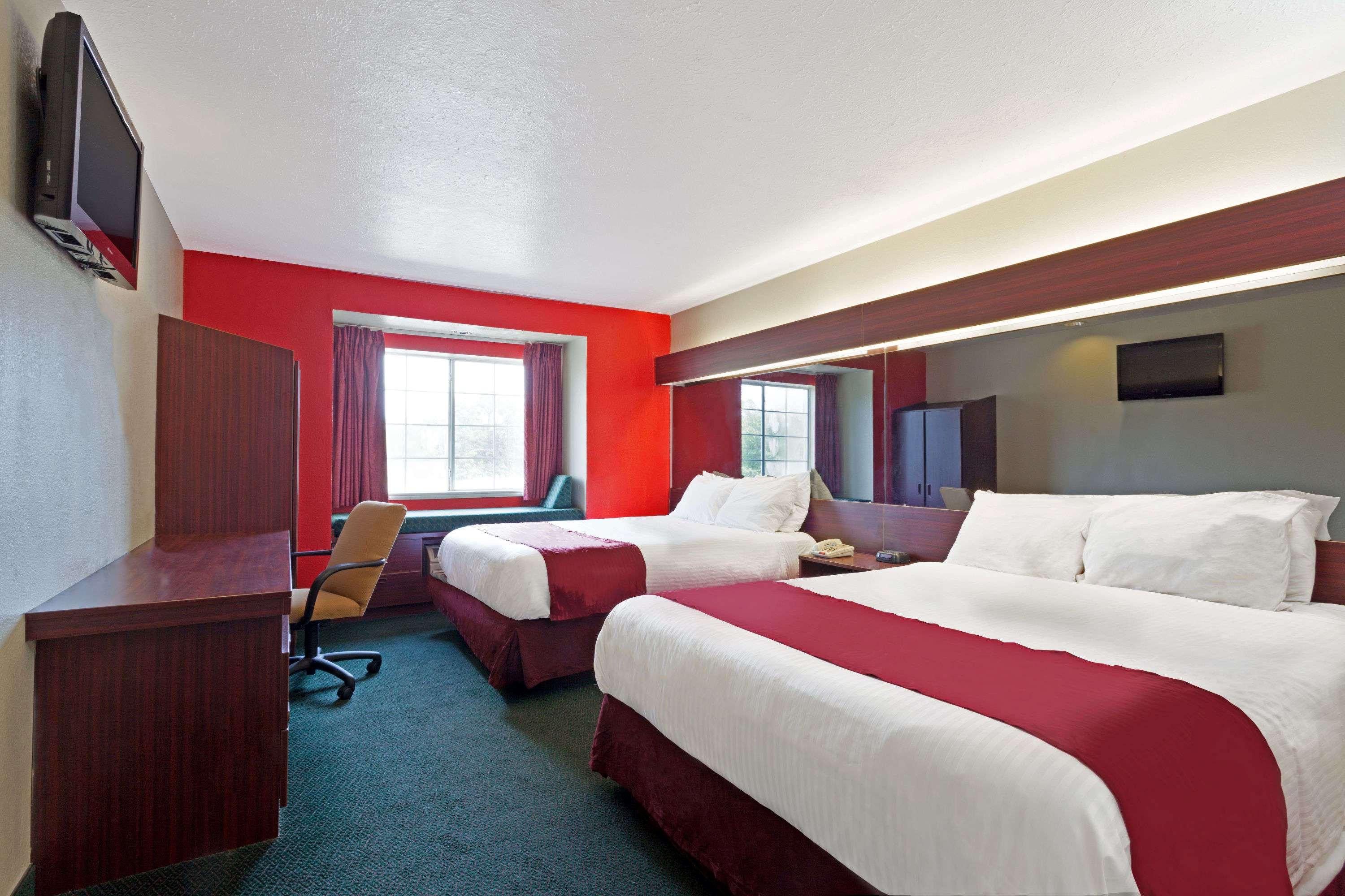 Microtel Inn & Suites by Wyndham Brandon — photo 4