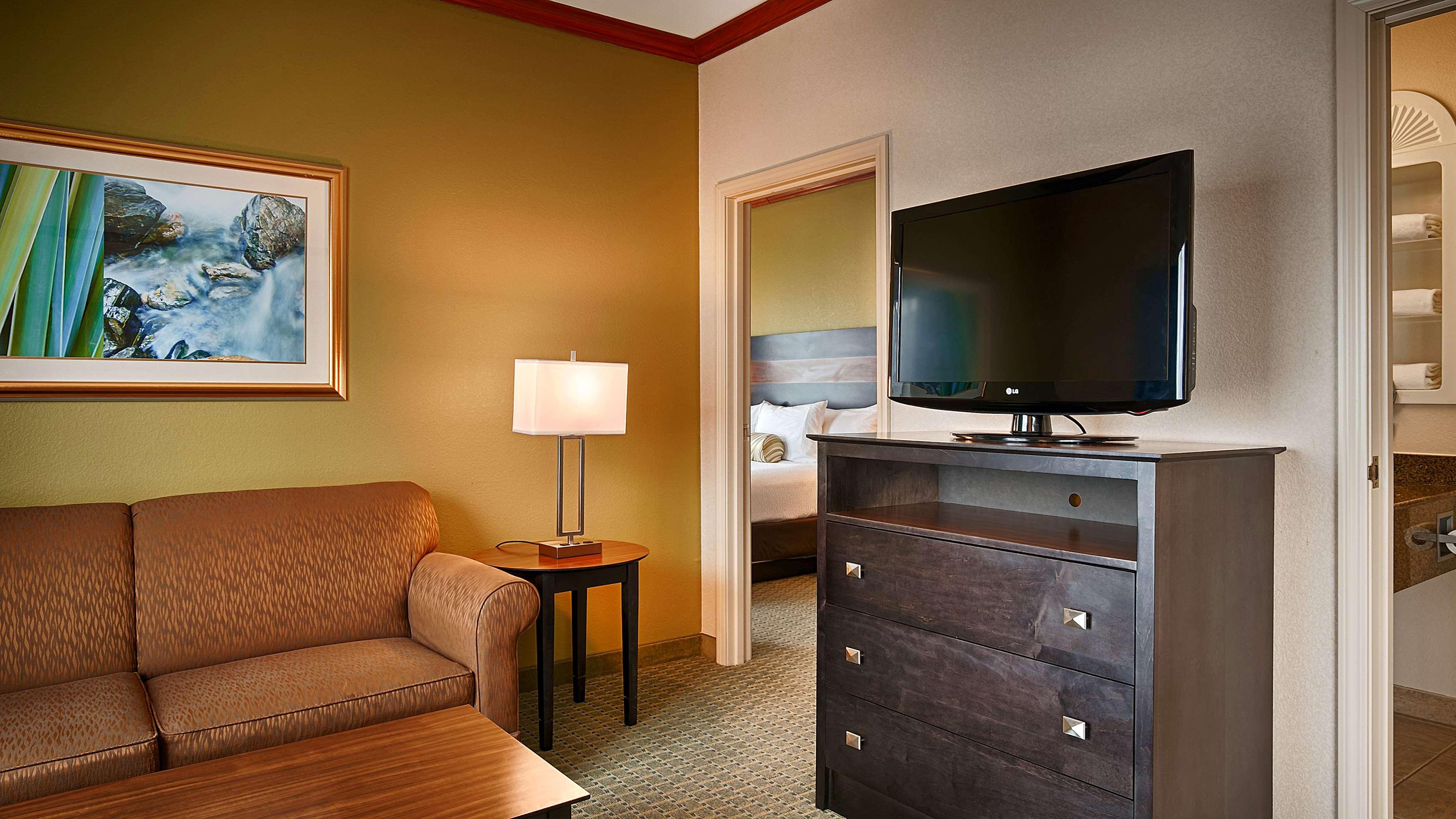 Best Western Plus Woodway Waco South Inn & Suites — photo 5