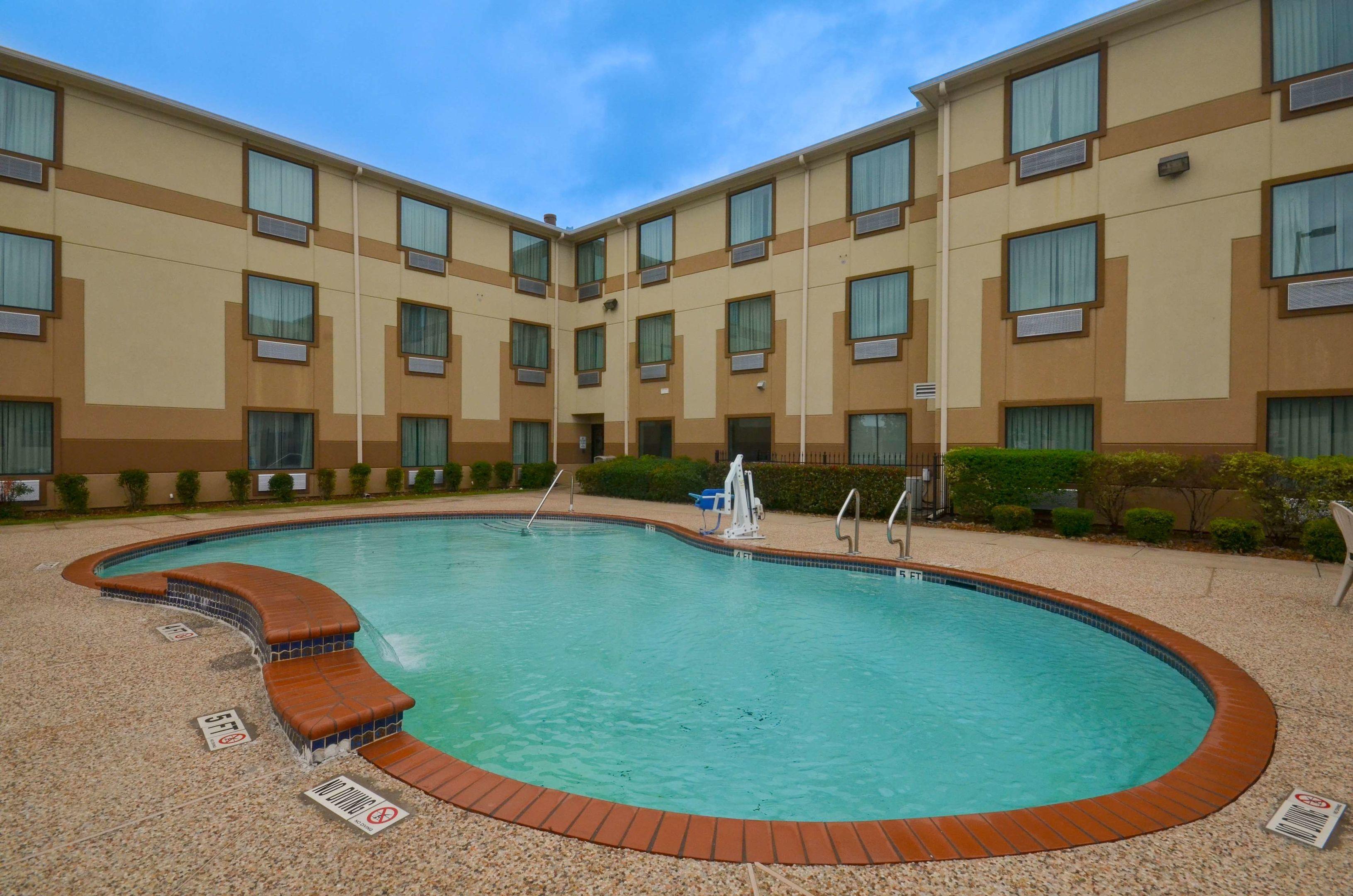 Best Western Galleria Inn & Suites — photo 4